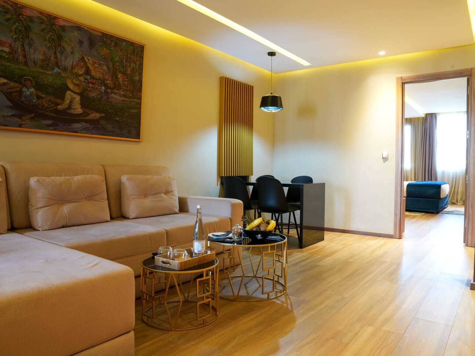 First Suites Hotel