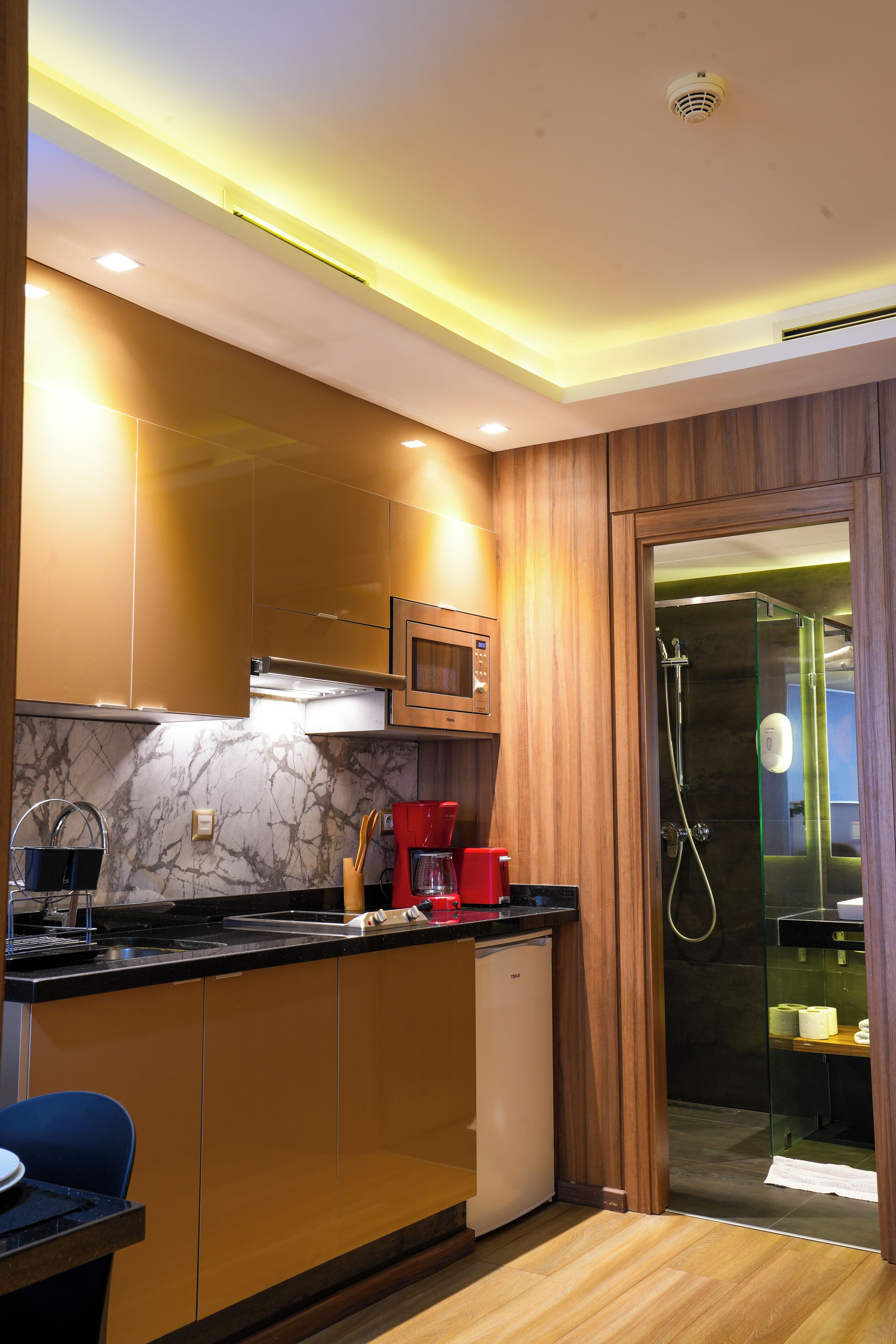 First Suites Hotel