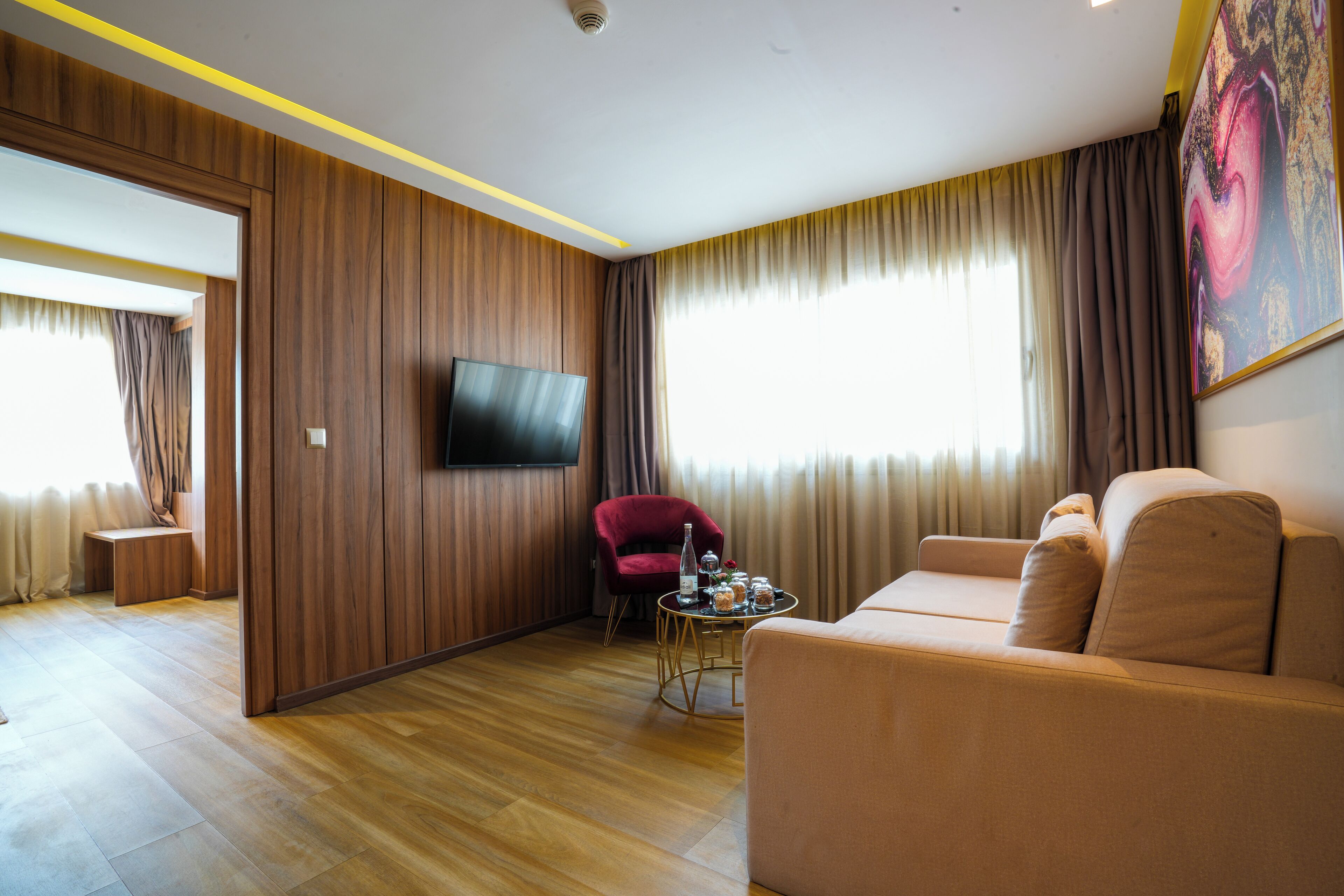First Suites Hotel