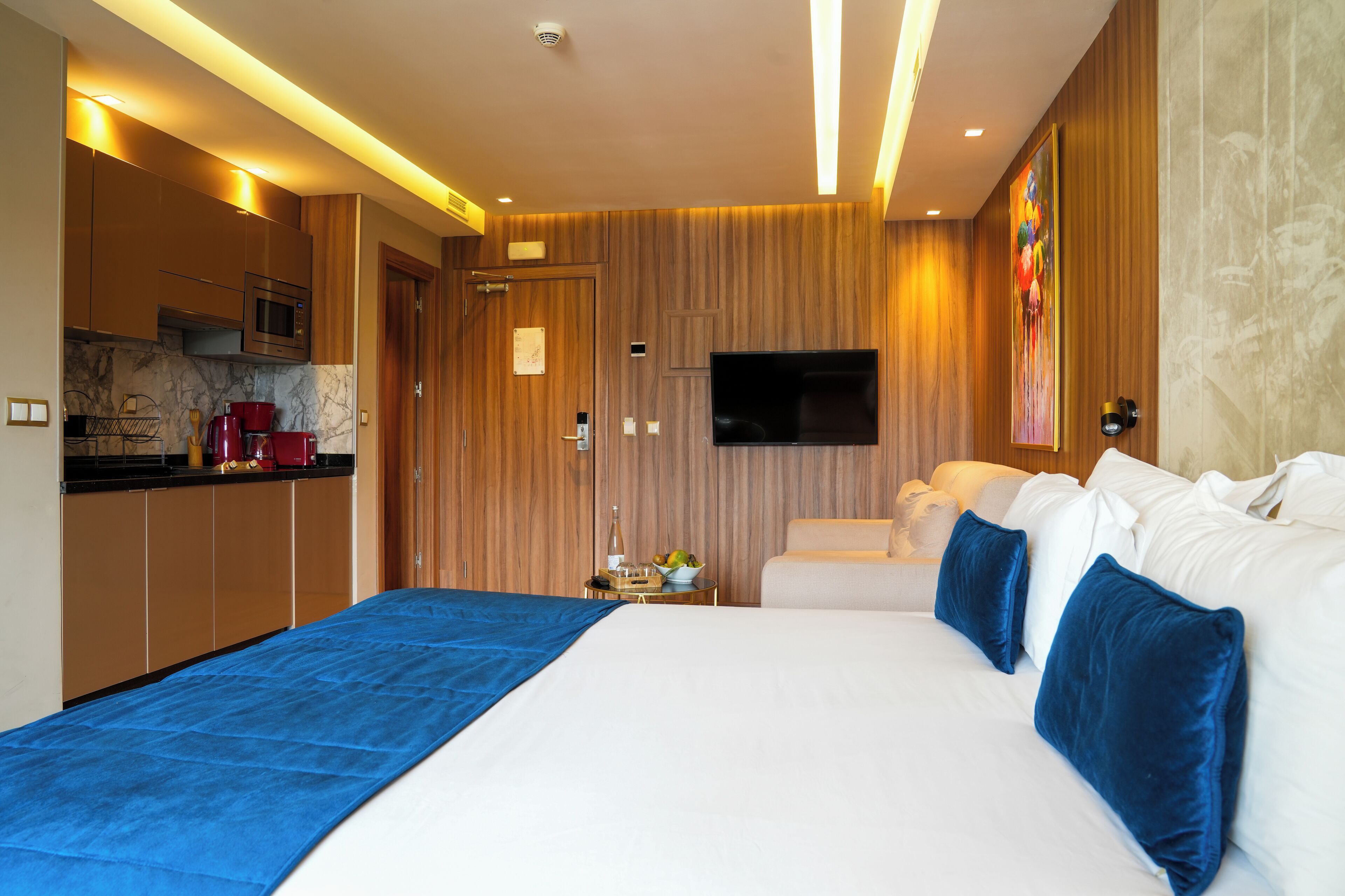 First Suites Hotel