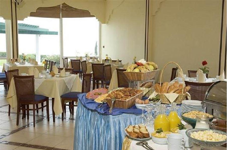 Golden Tulip Farah Safi