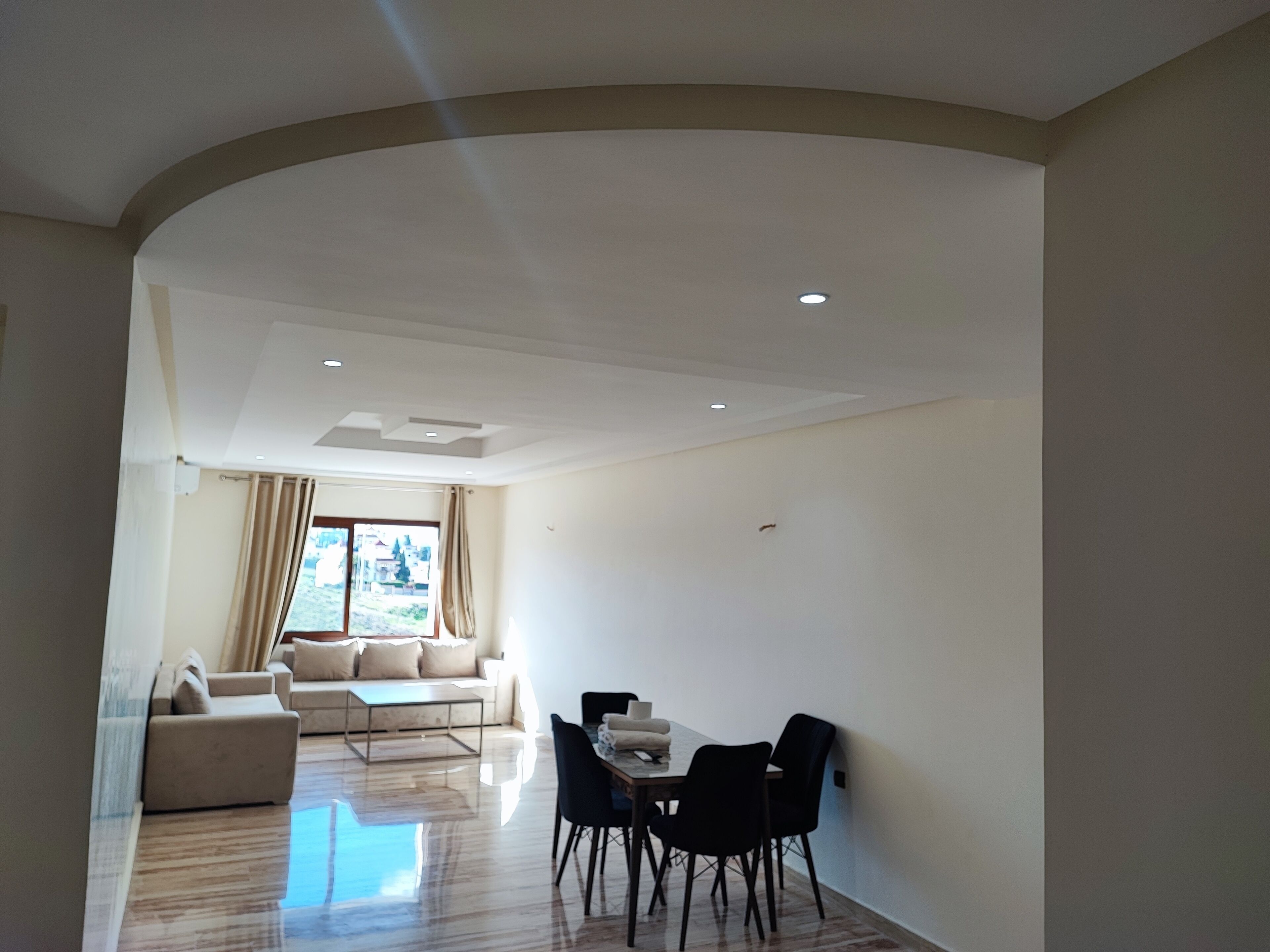 Les Belles Residences ''E''