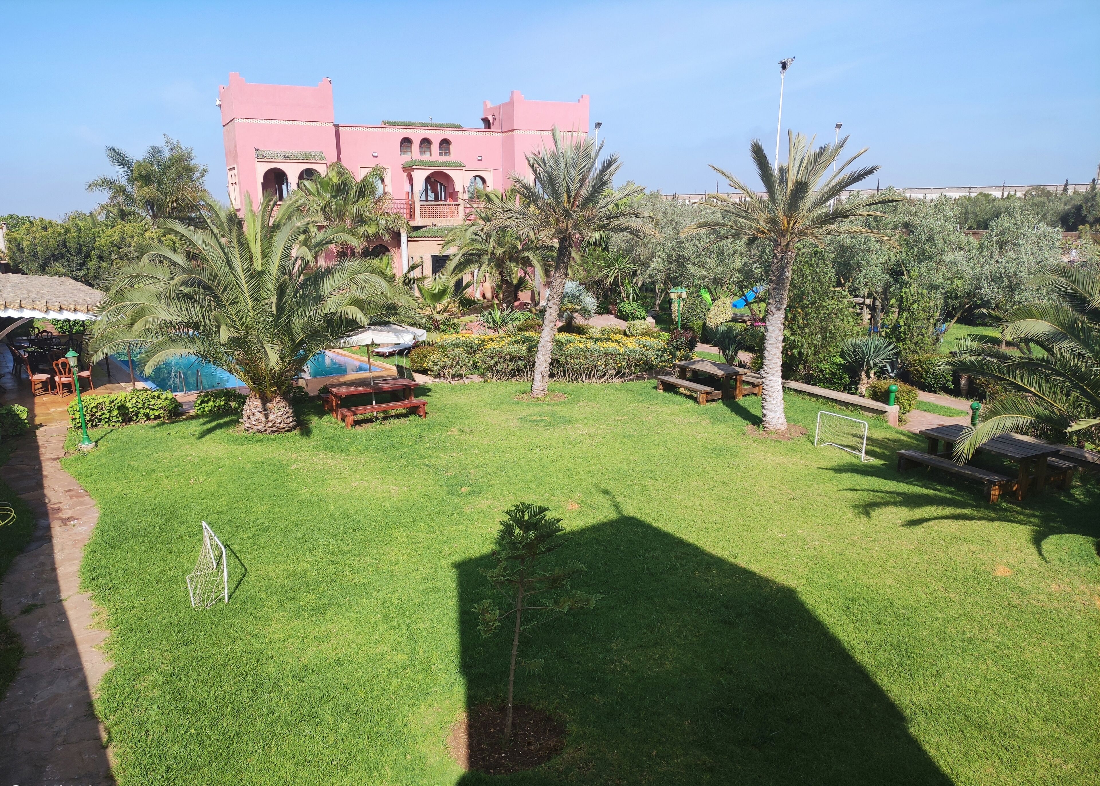 Equi Palace & Spa Near Aeroport
