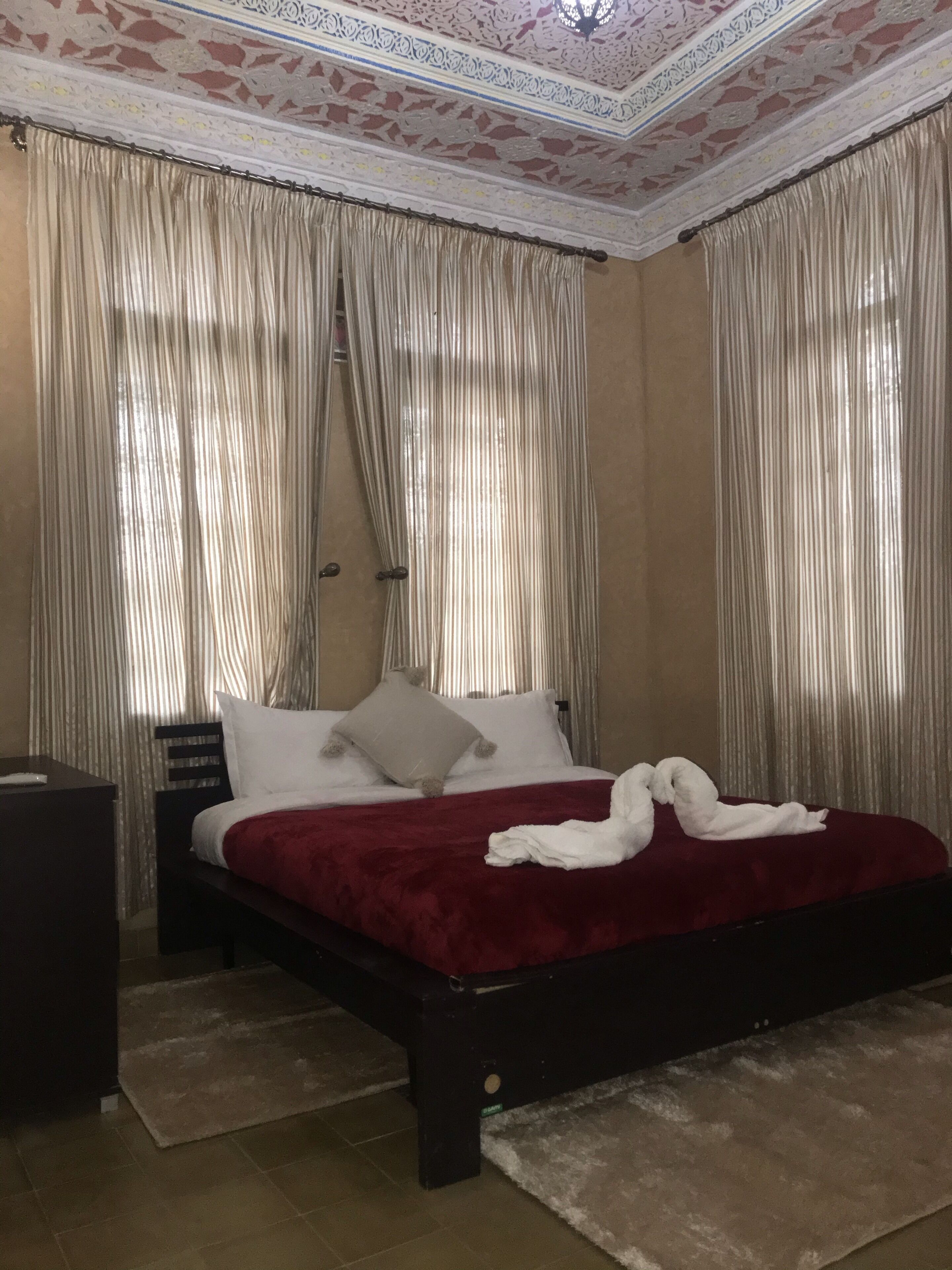 Equi Palace & Spa Near Aeroport