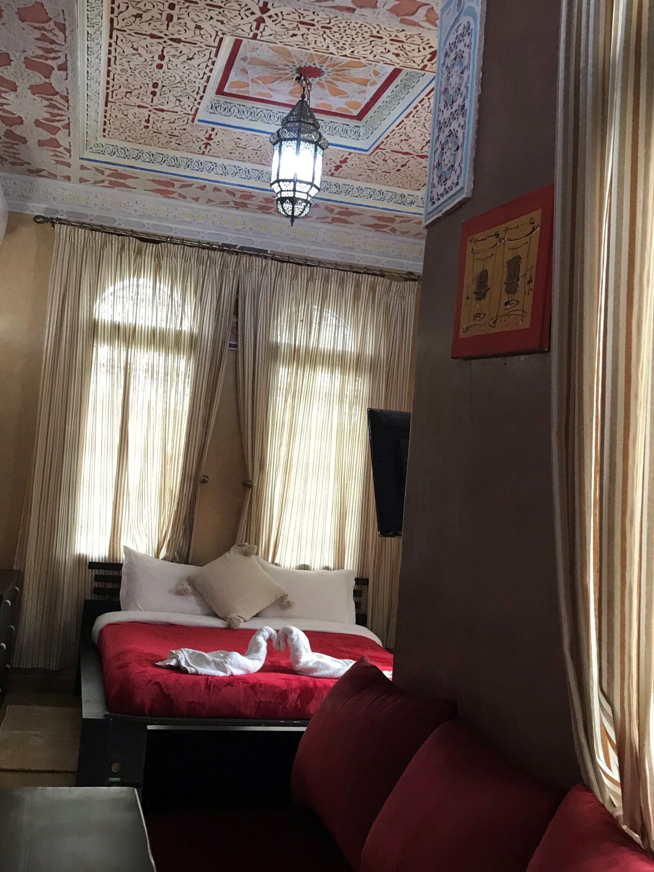 Equi Palace & Spa Near Aeroport