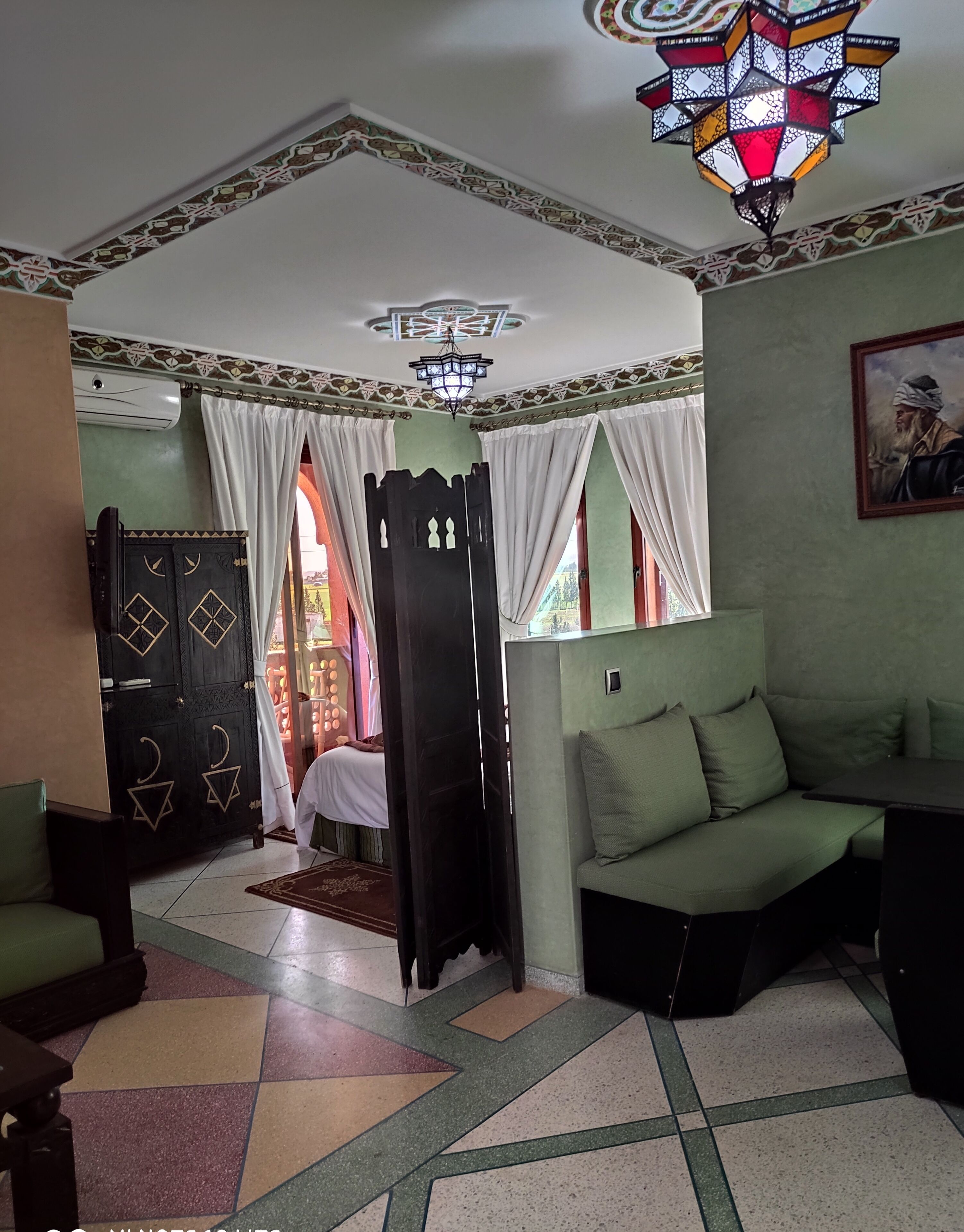 Equi Palace & Spa Near Aeroport