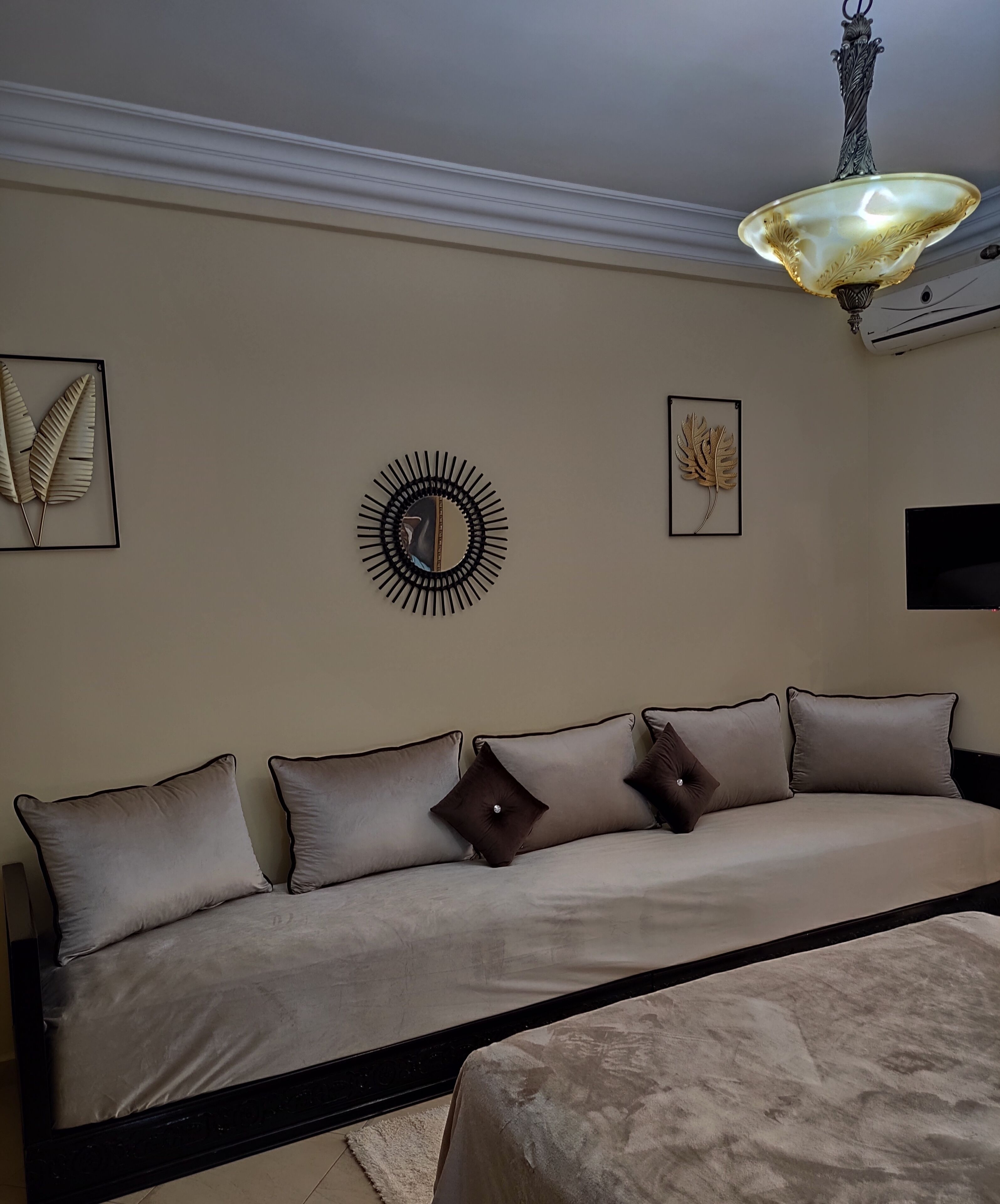 Equi Palace & Spa Near Aeroport
