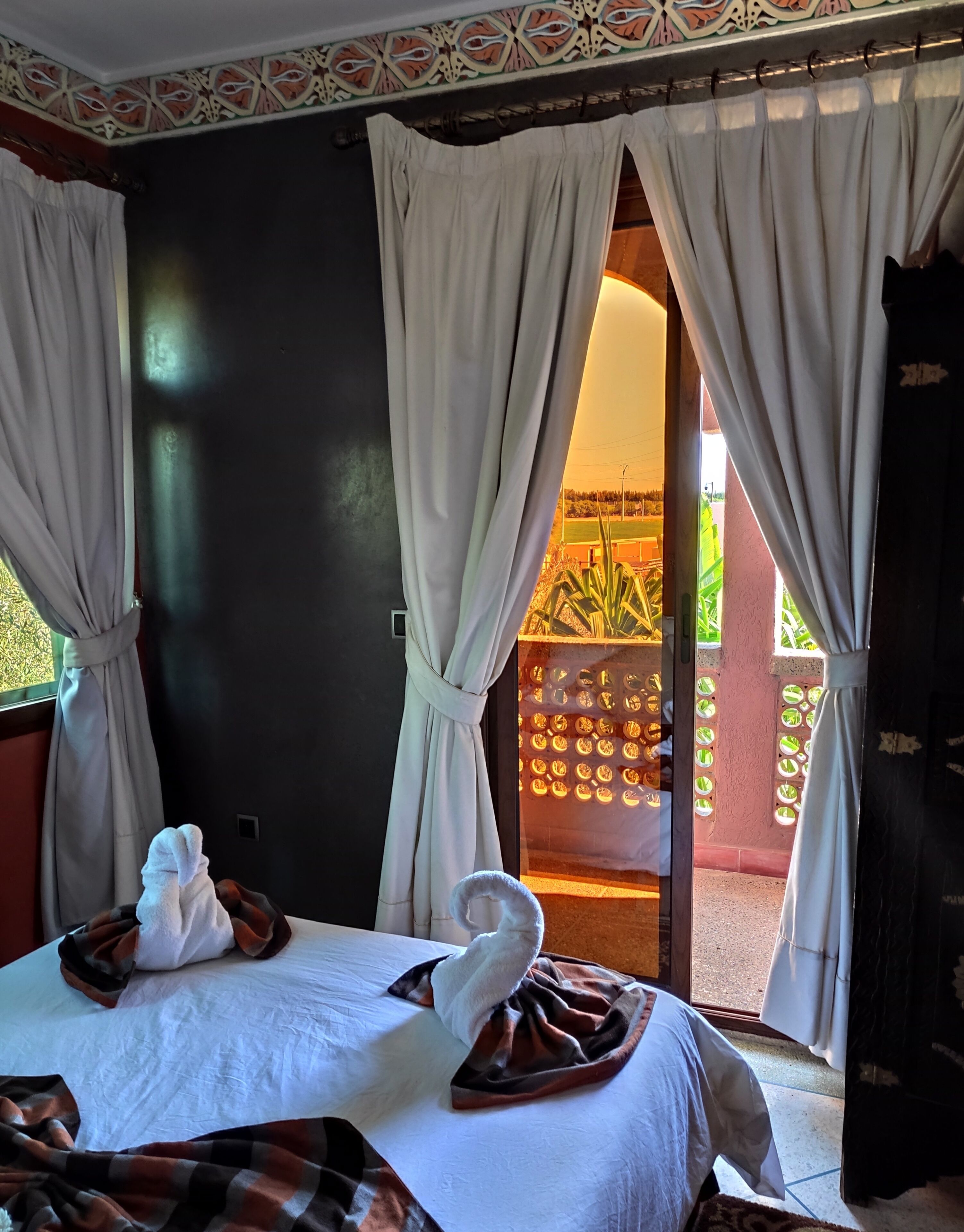 Equi Palace & Spa Near Aeroport