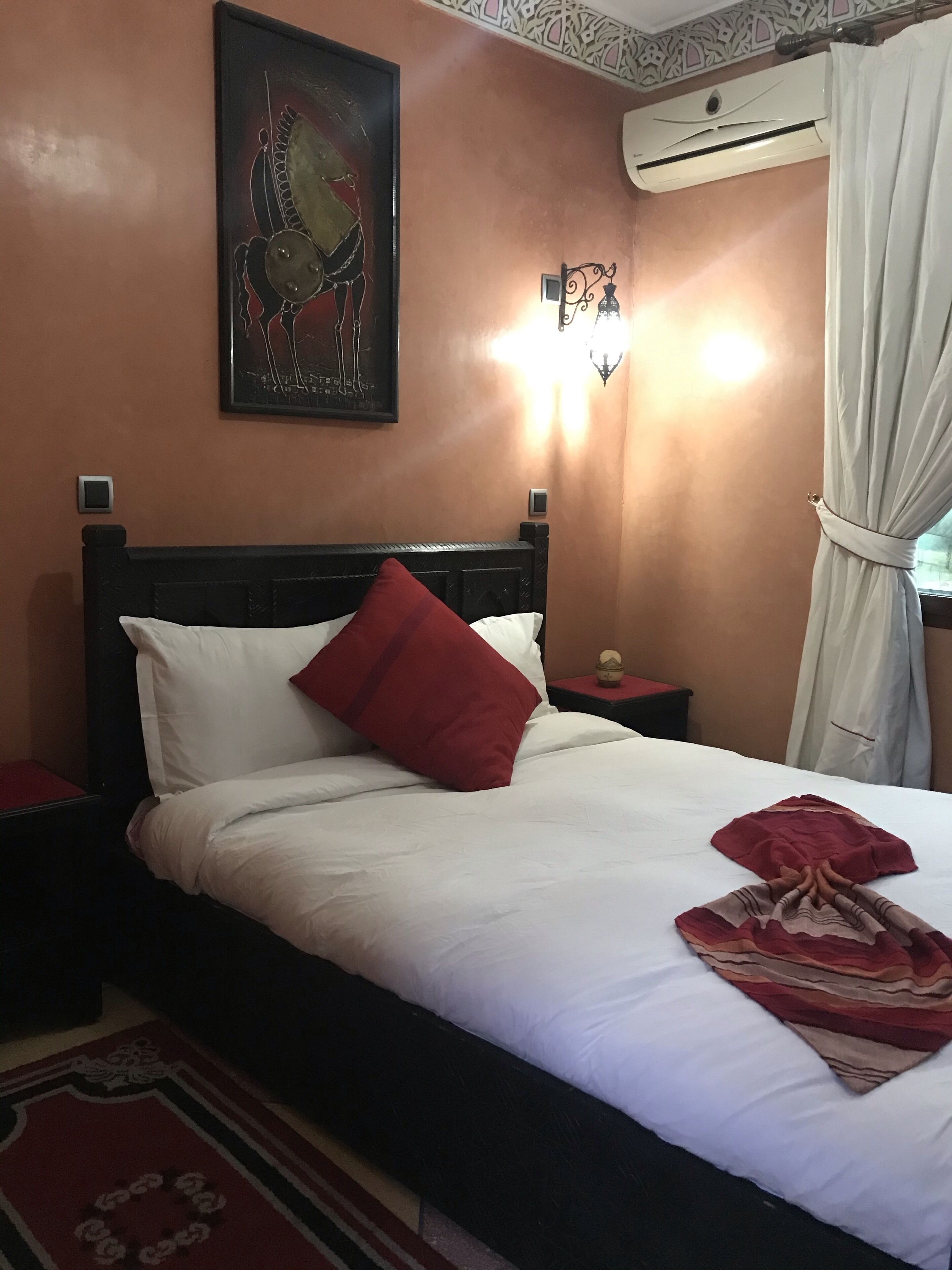 Equi Palace & Spa Near Aeroport