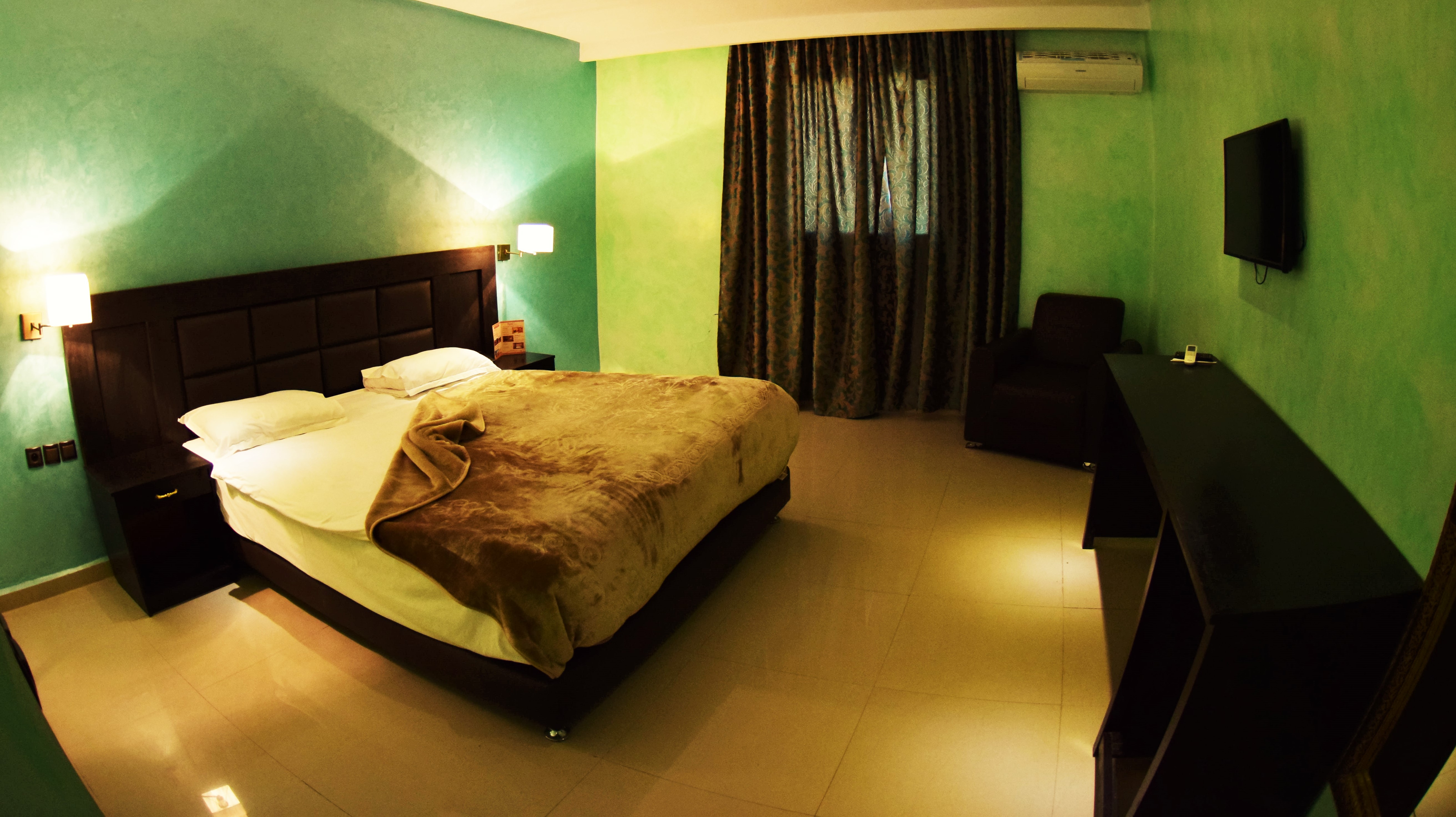 Palm's Hotel Club