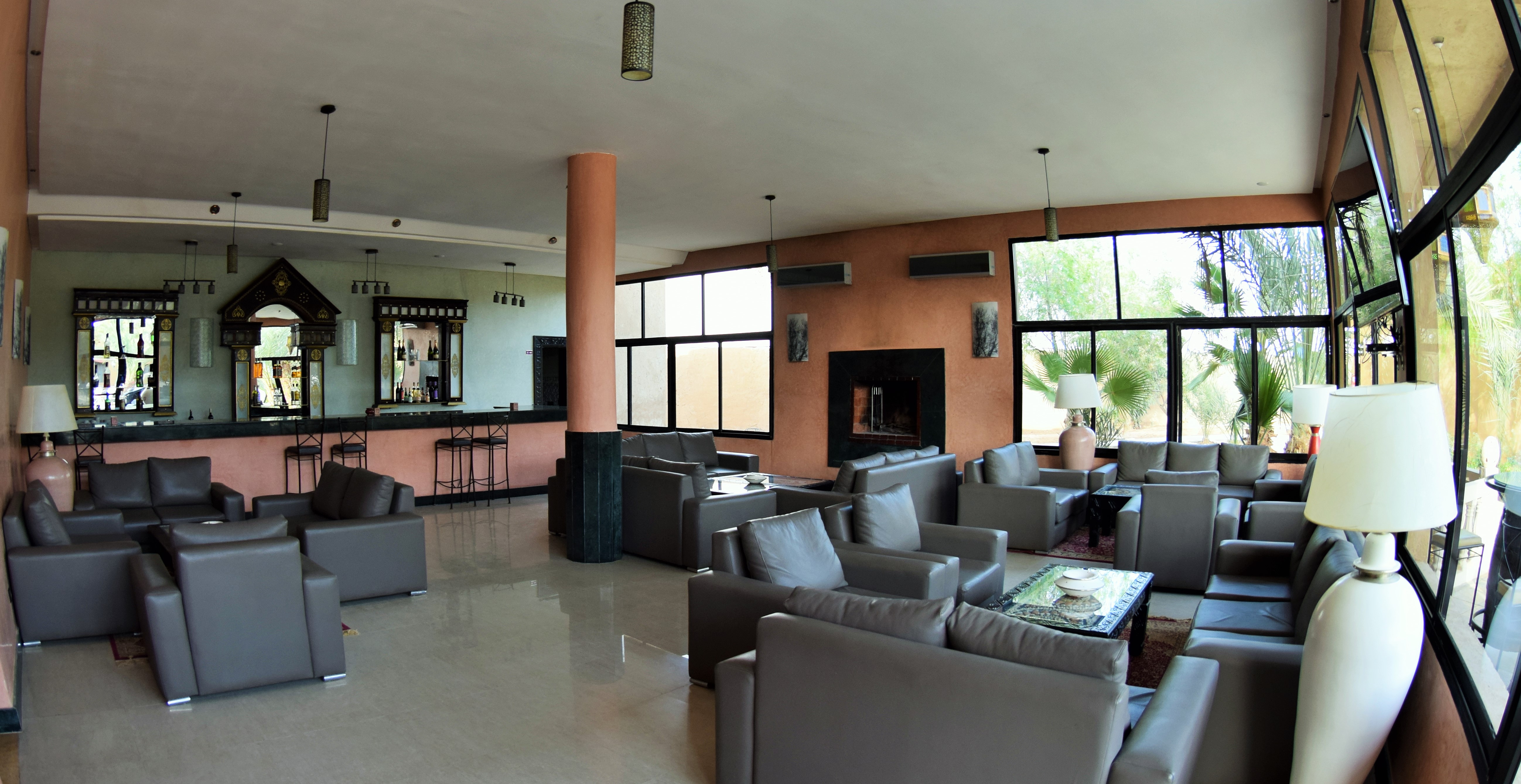 Palm's Hotel Club