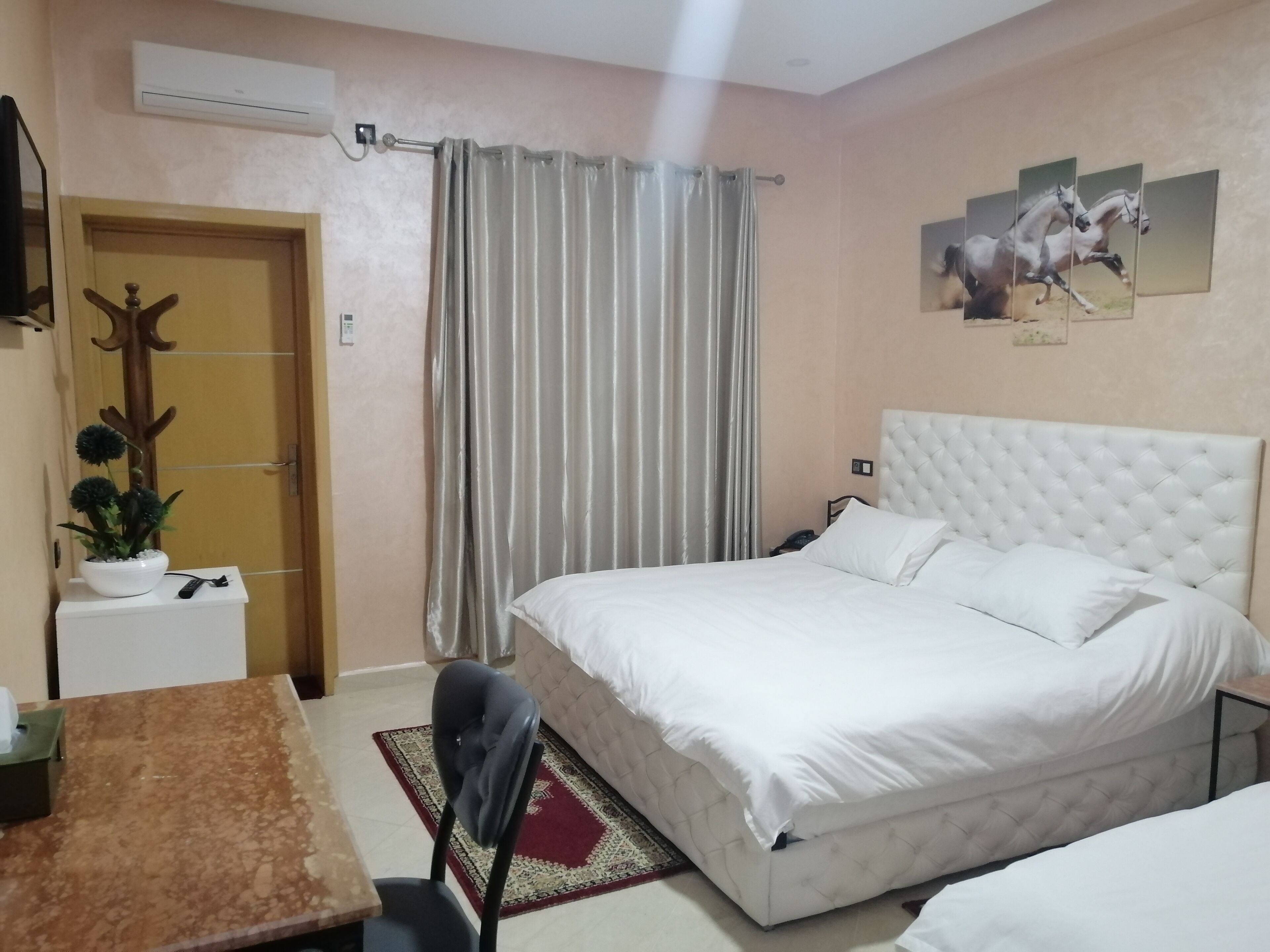 Hotel Oasis Palace
