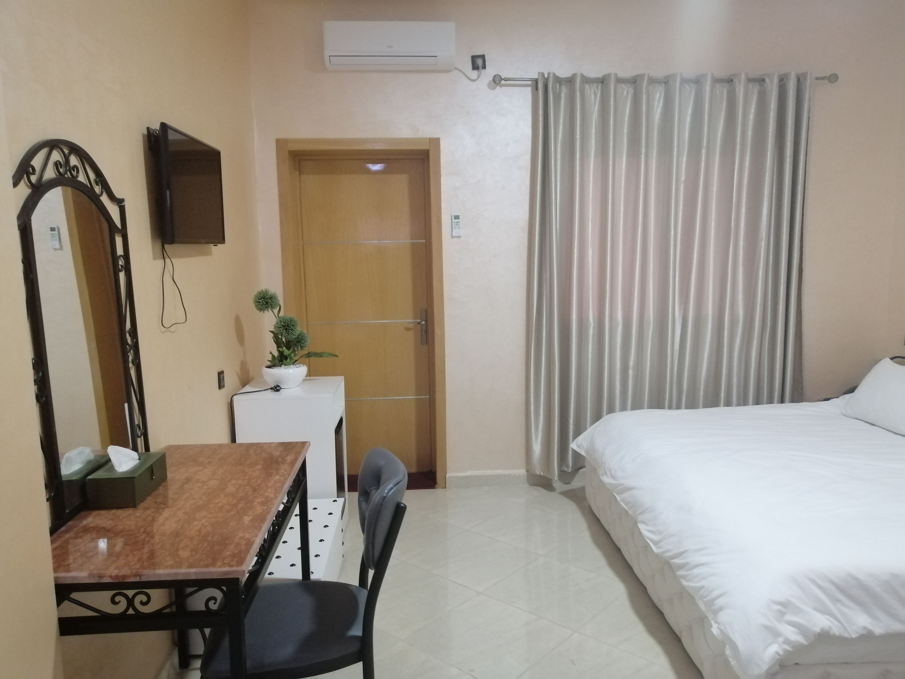 Hotel Oasis Palace
