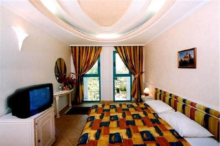Golden Tulip Tghat Fès