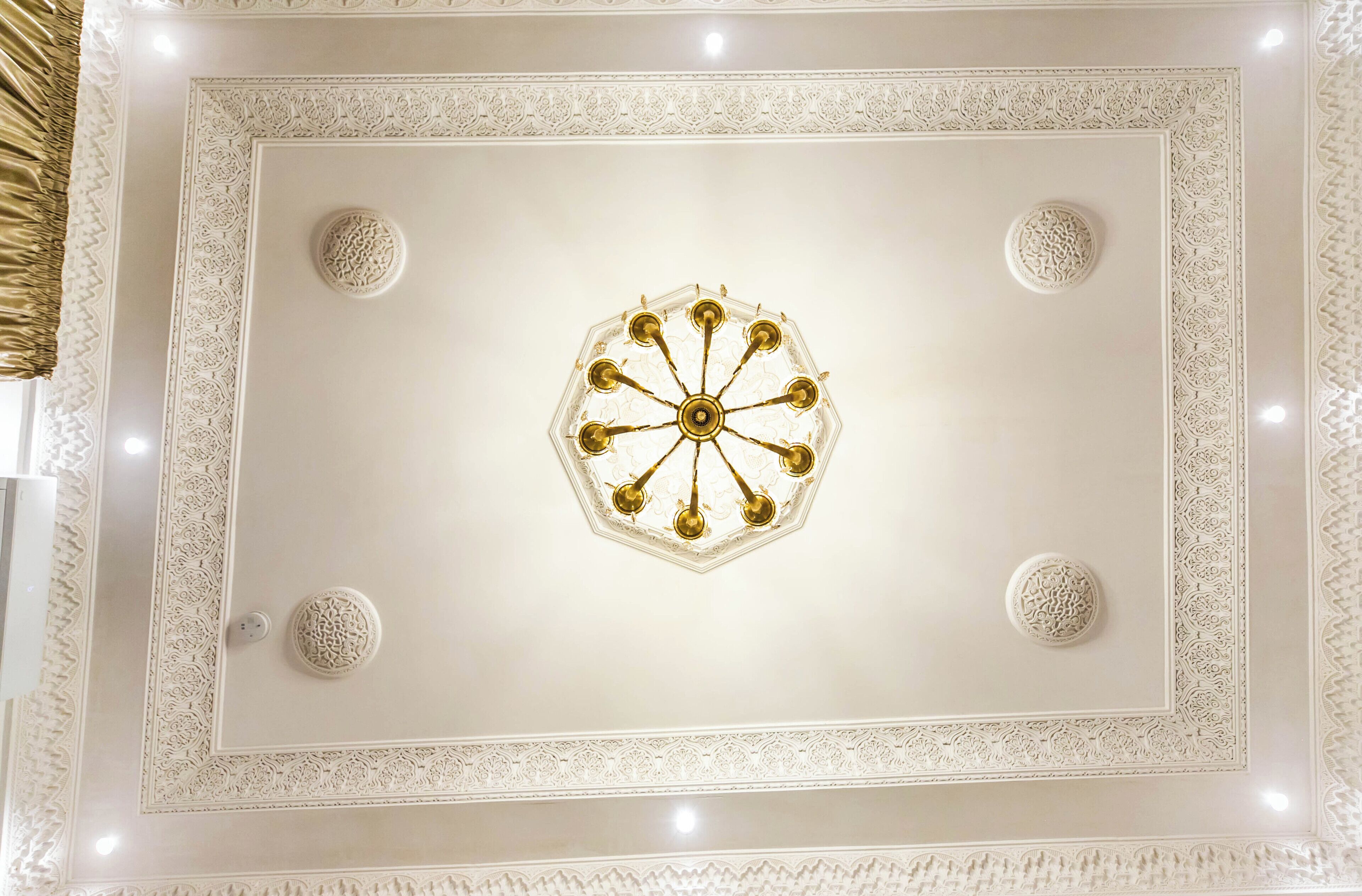 Palais Shazam & Spa