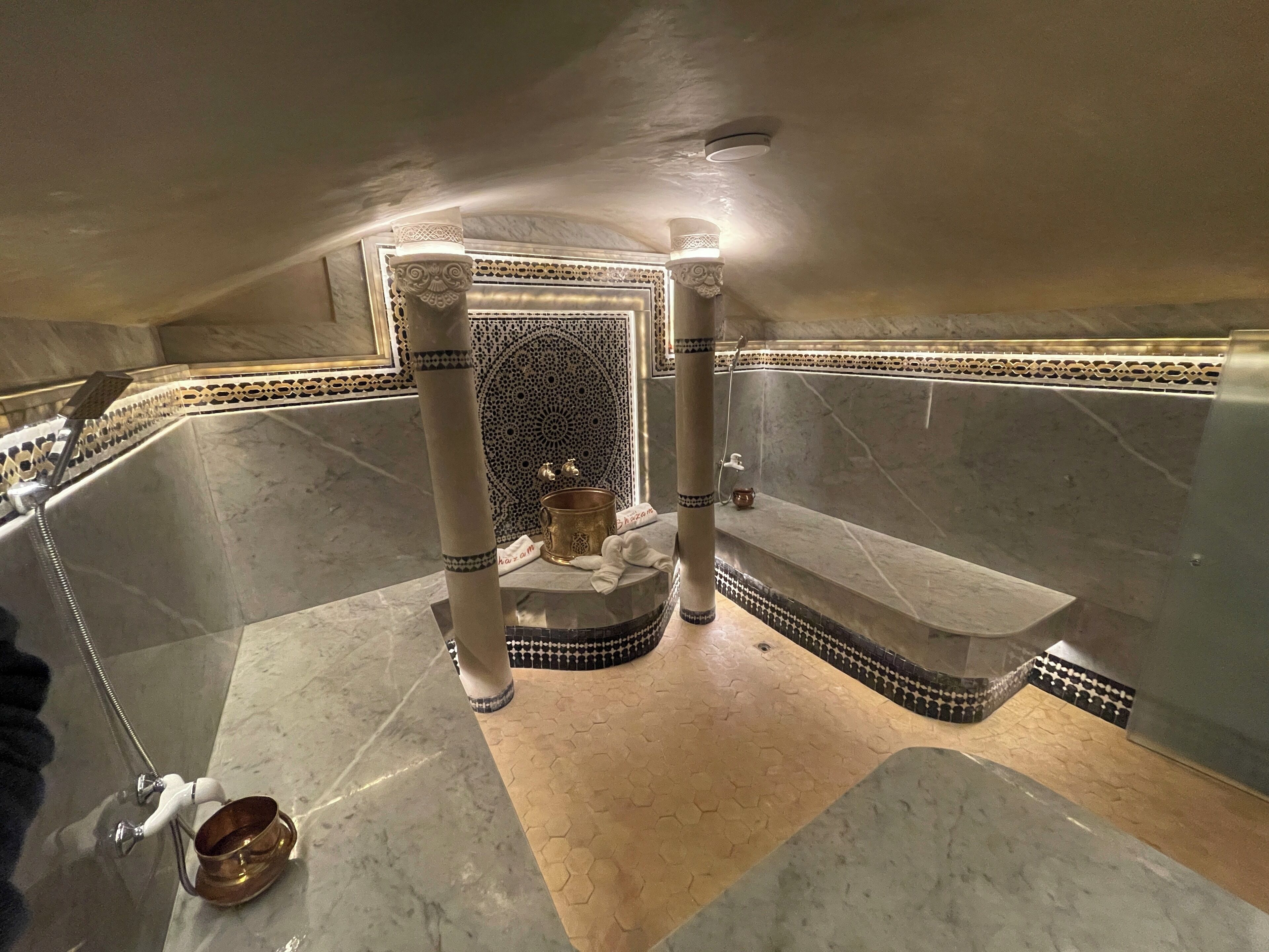 Palais Shazam & Spa