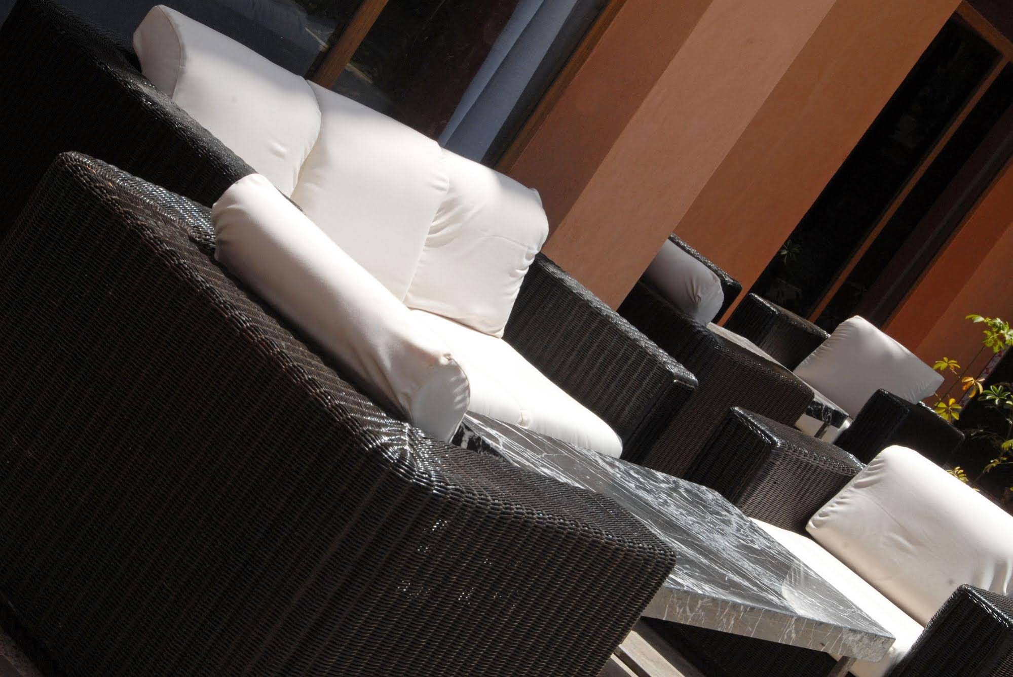 Oasis Palm Hotel