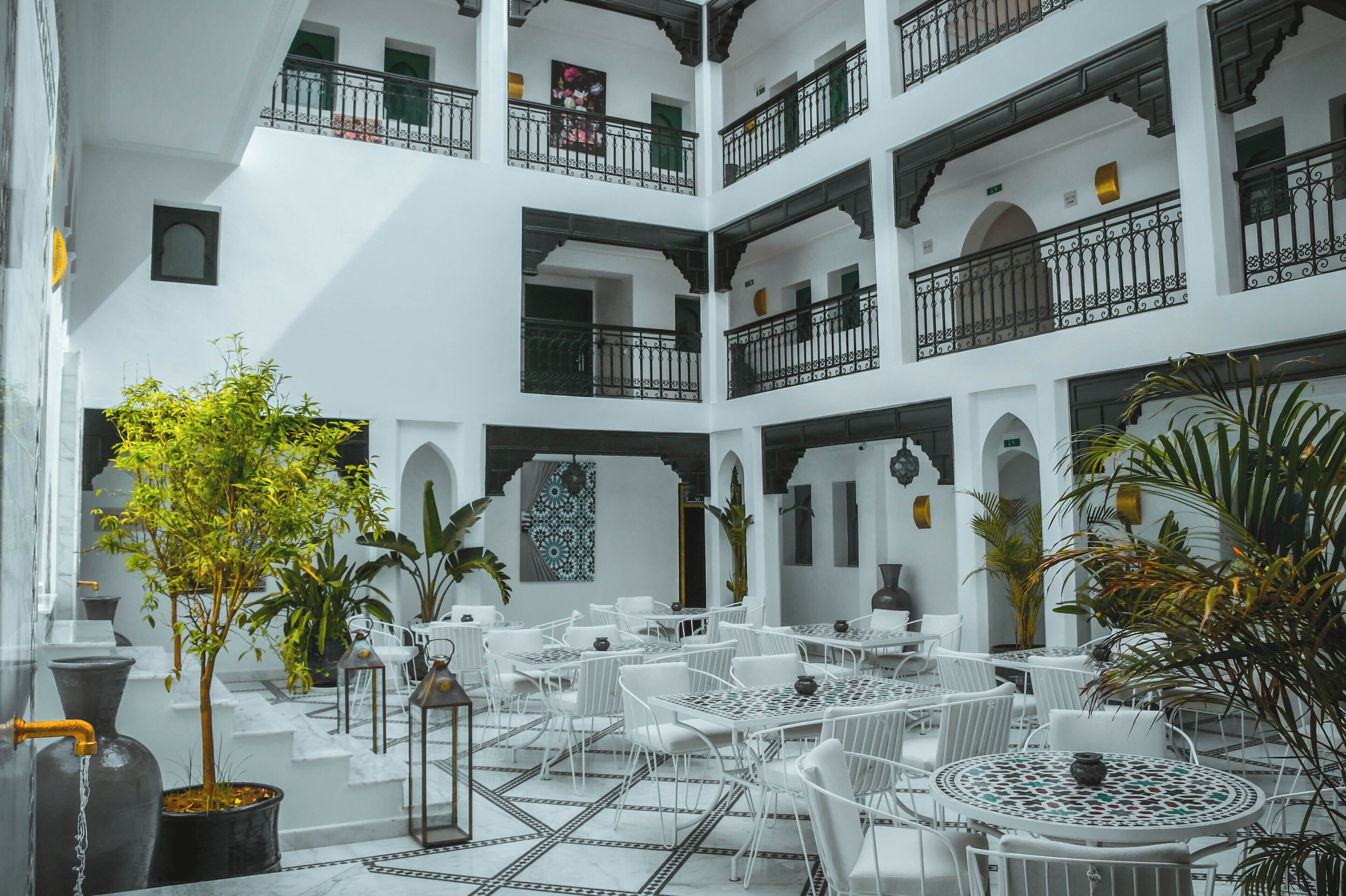 555 Hotel Clubbing Adults Only