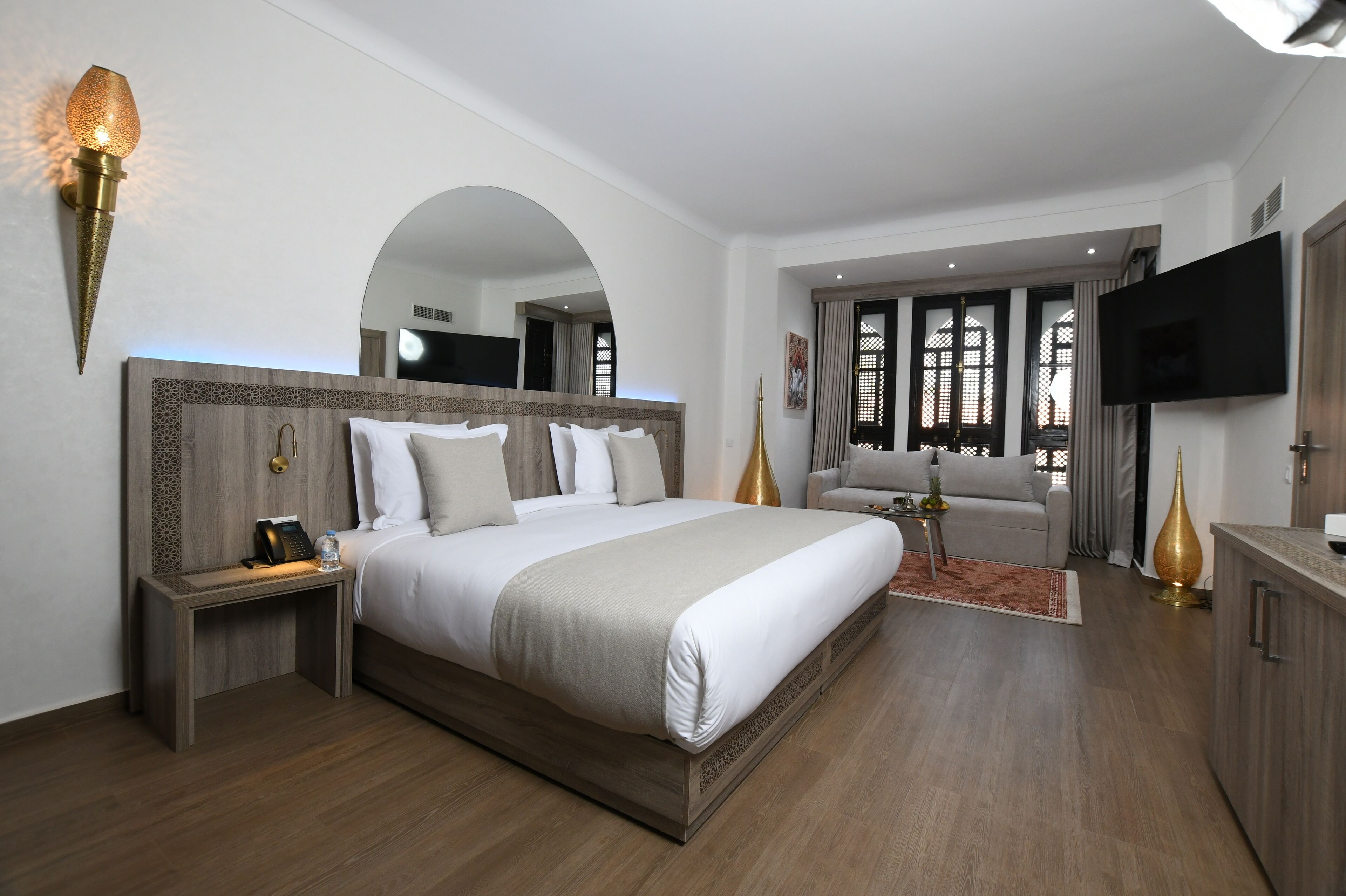 555 Hotel Clubbing Adults Only