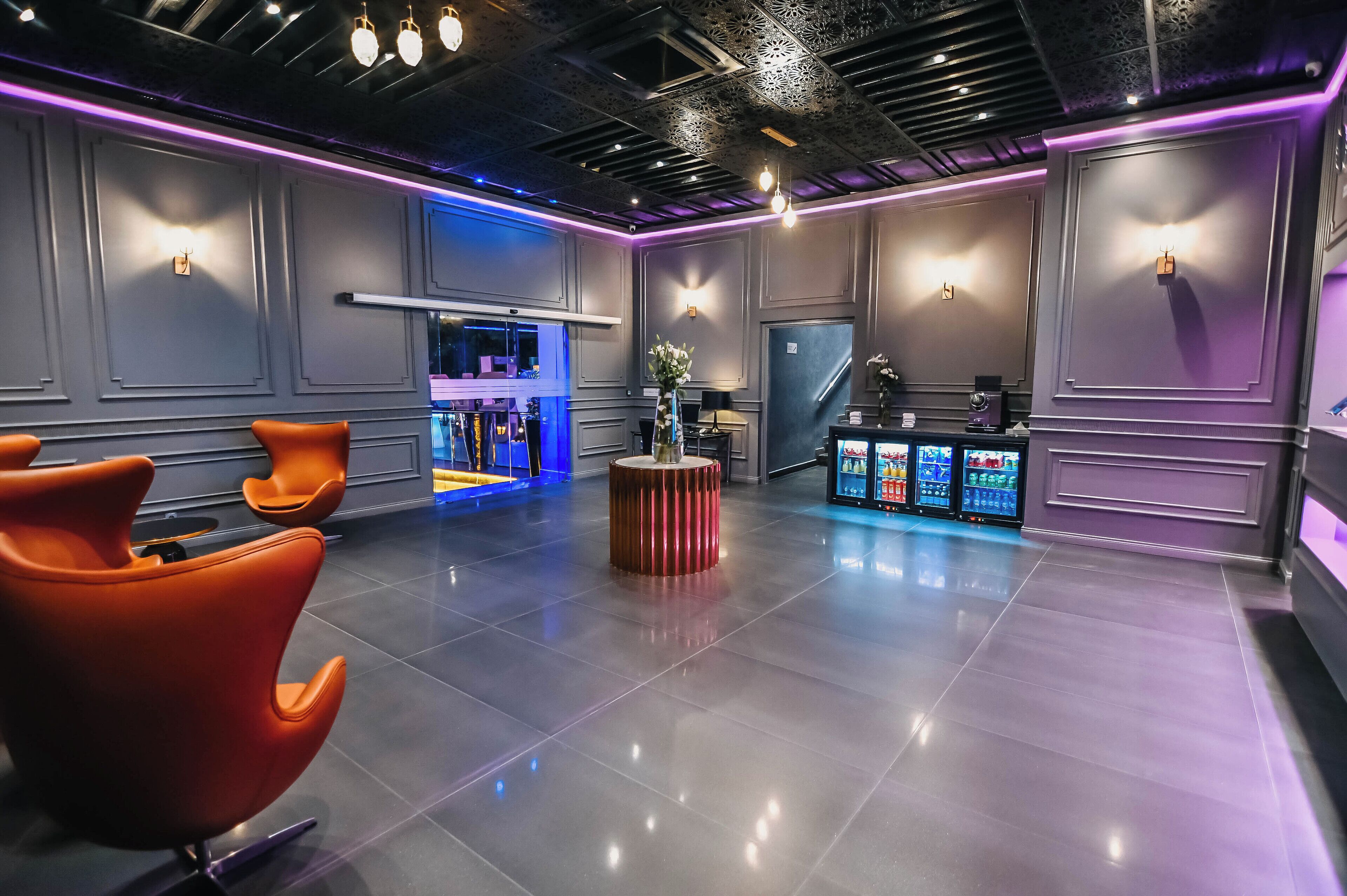 555 Hotel Clubbing Adults Only