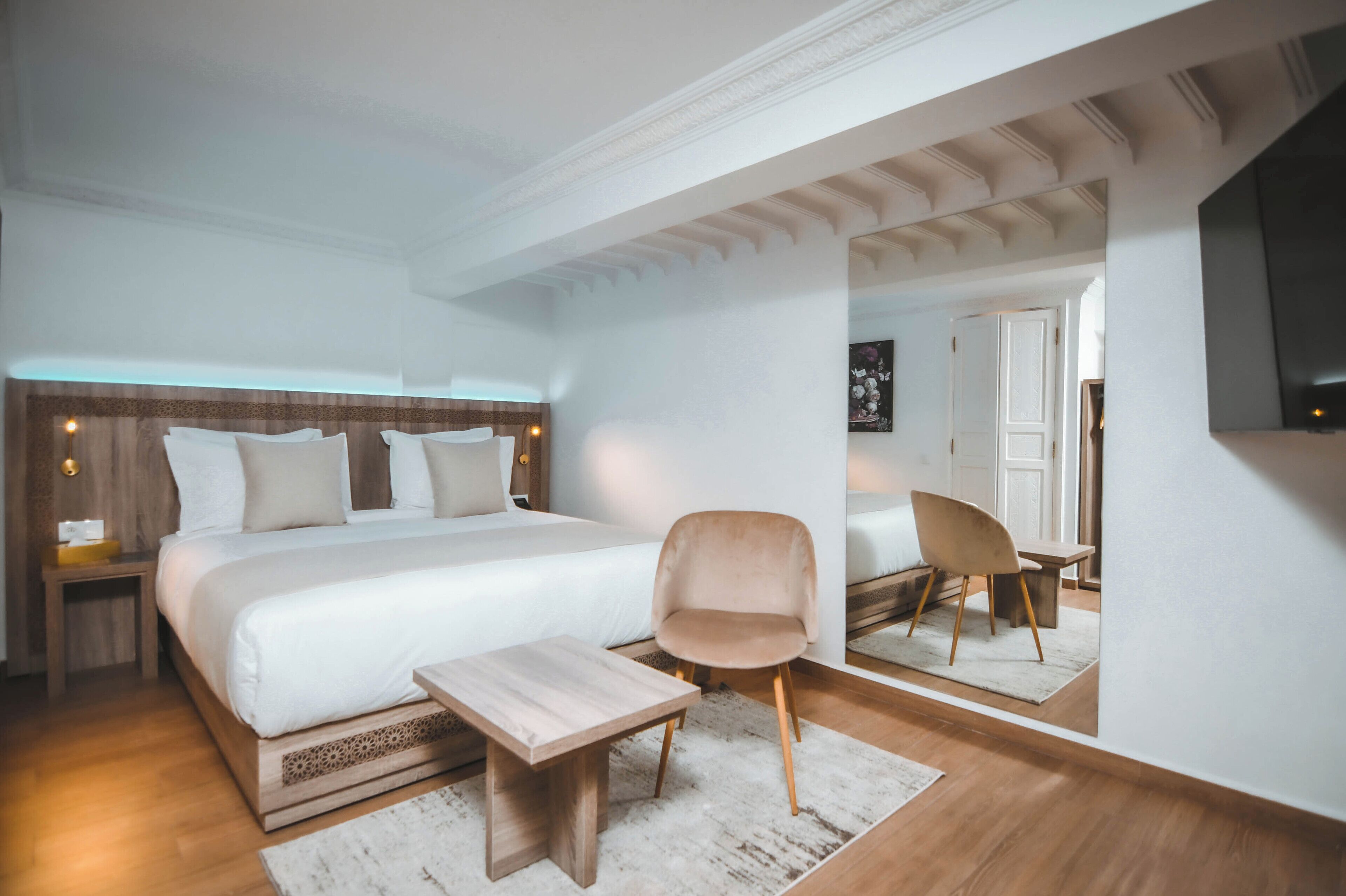 555 Hotel Clubbing Adults Only
