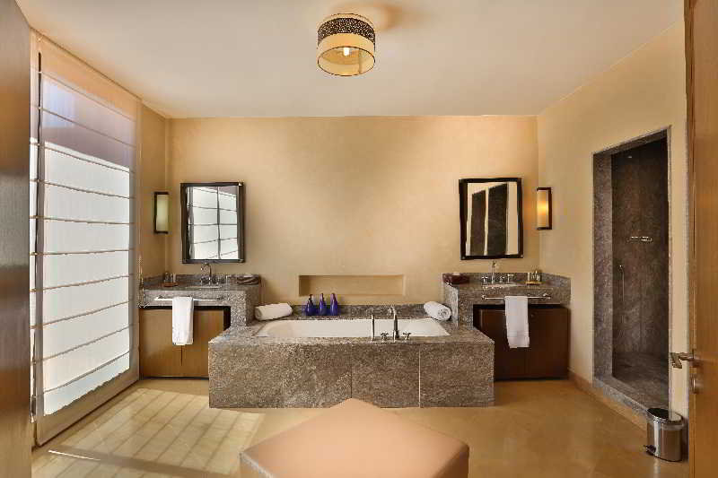Al Maaden Villahotel & Spa