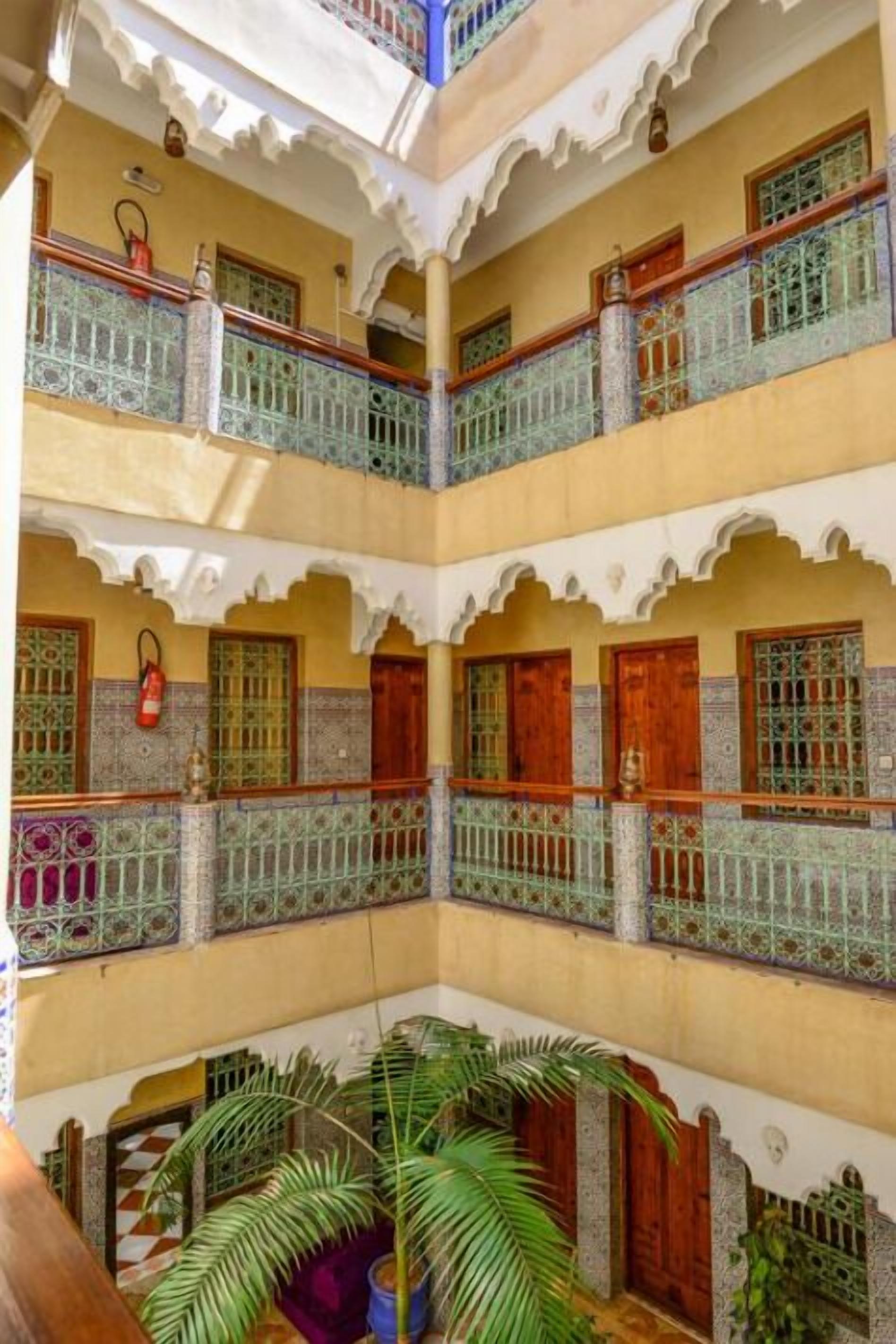 Faouzi Hotel