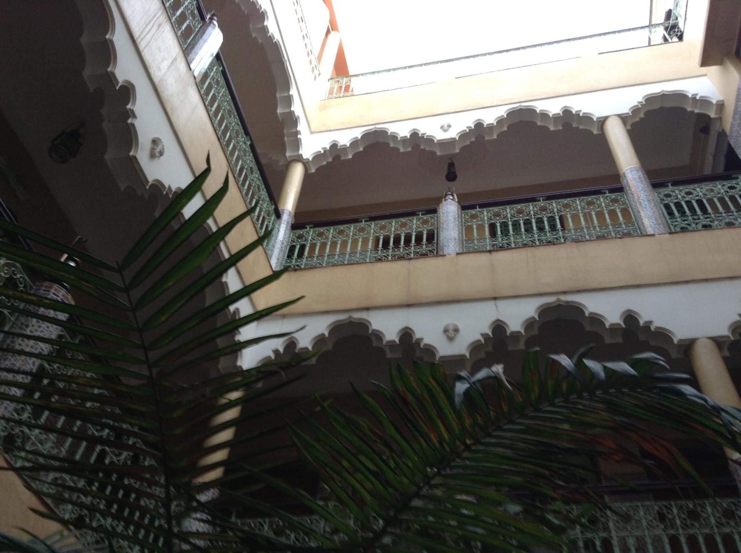 Faouzi Hotel