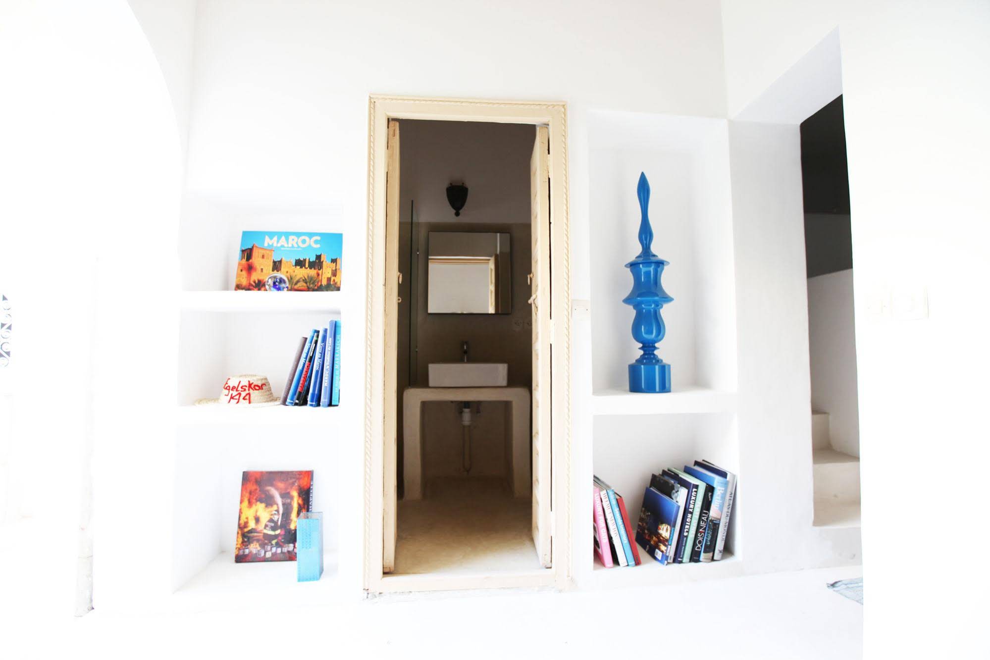 Riad 144