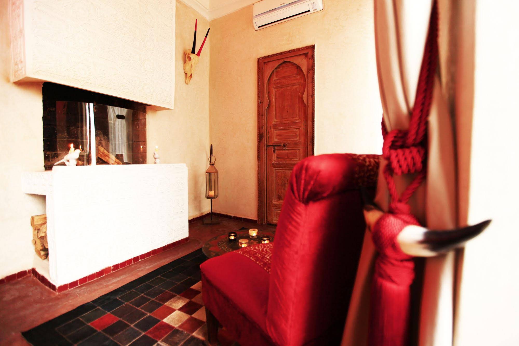 Riad 144
