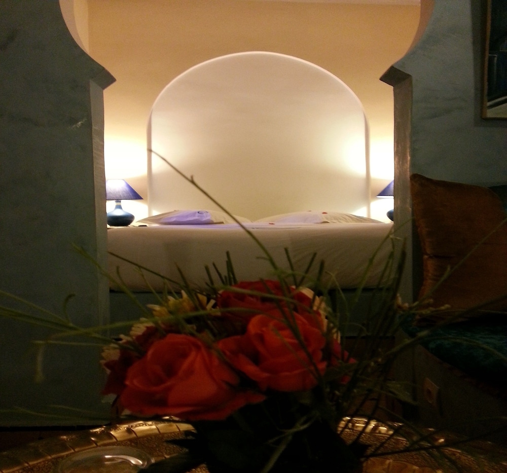 Riad CharCam - Adults Only