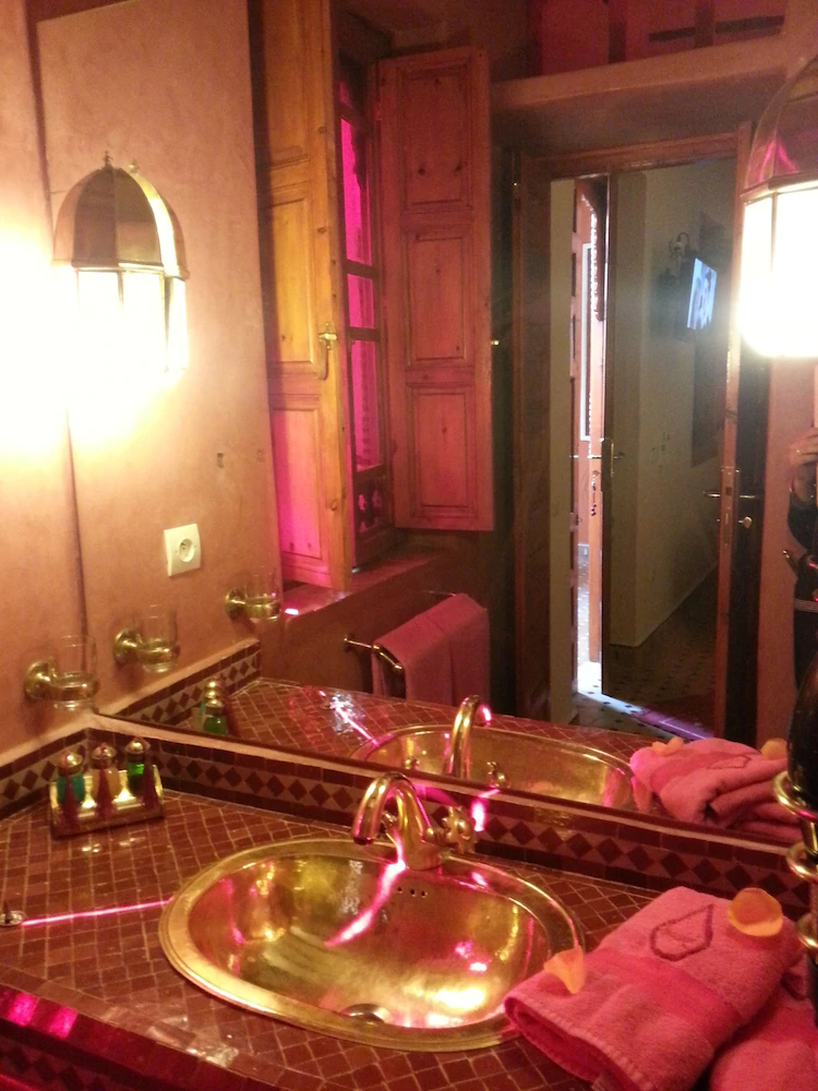 Riad CharCam - Adults Only