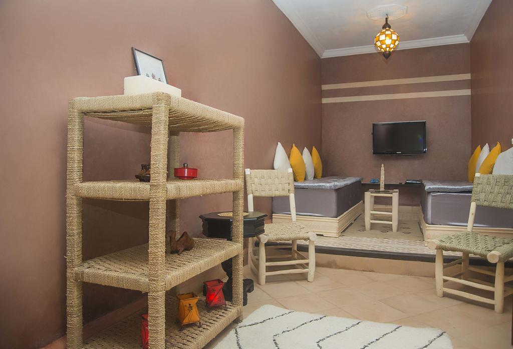 Riad Davia