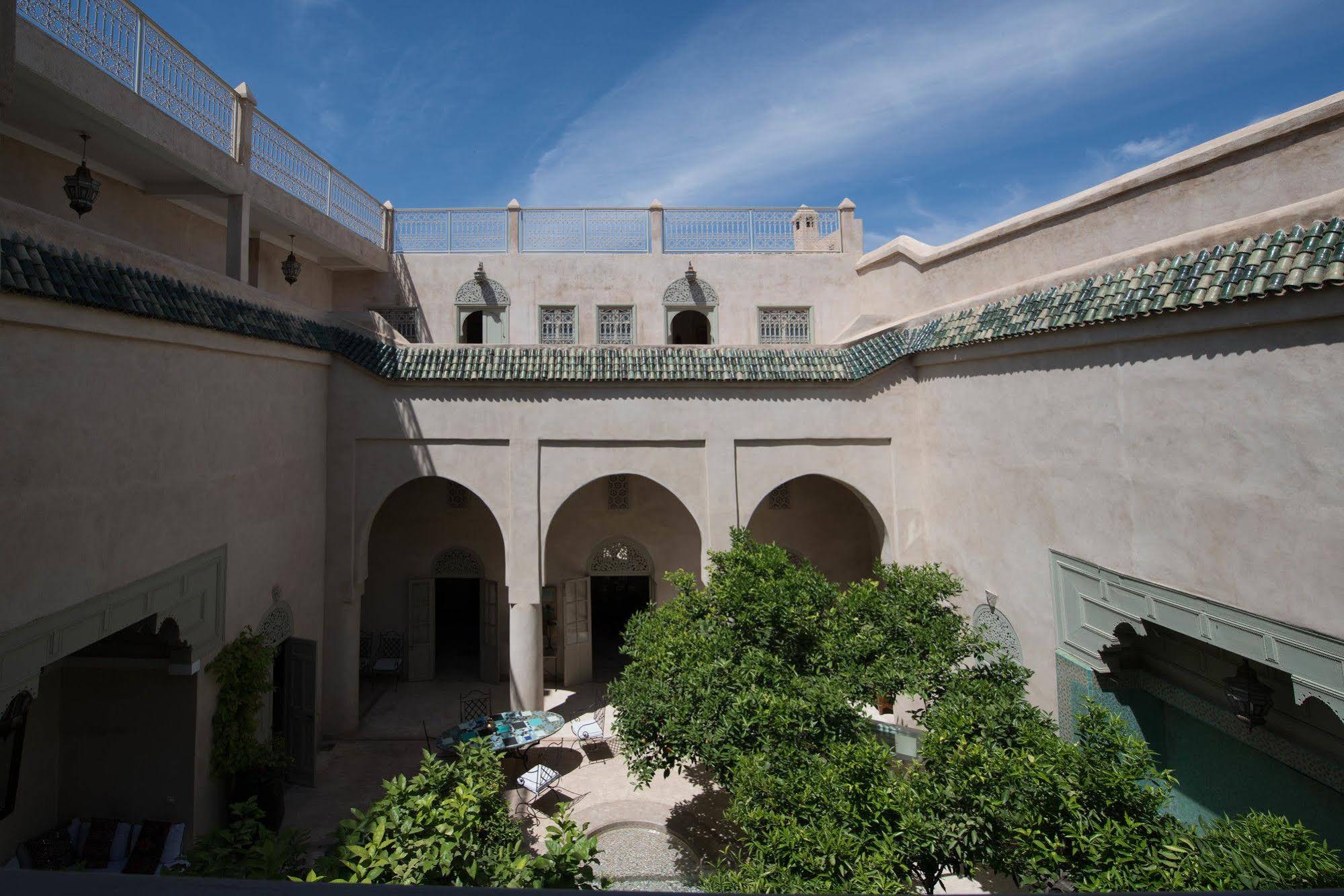 Riad Emberiza Sahari