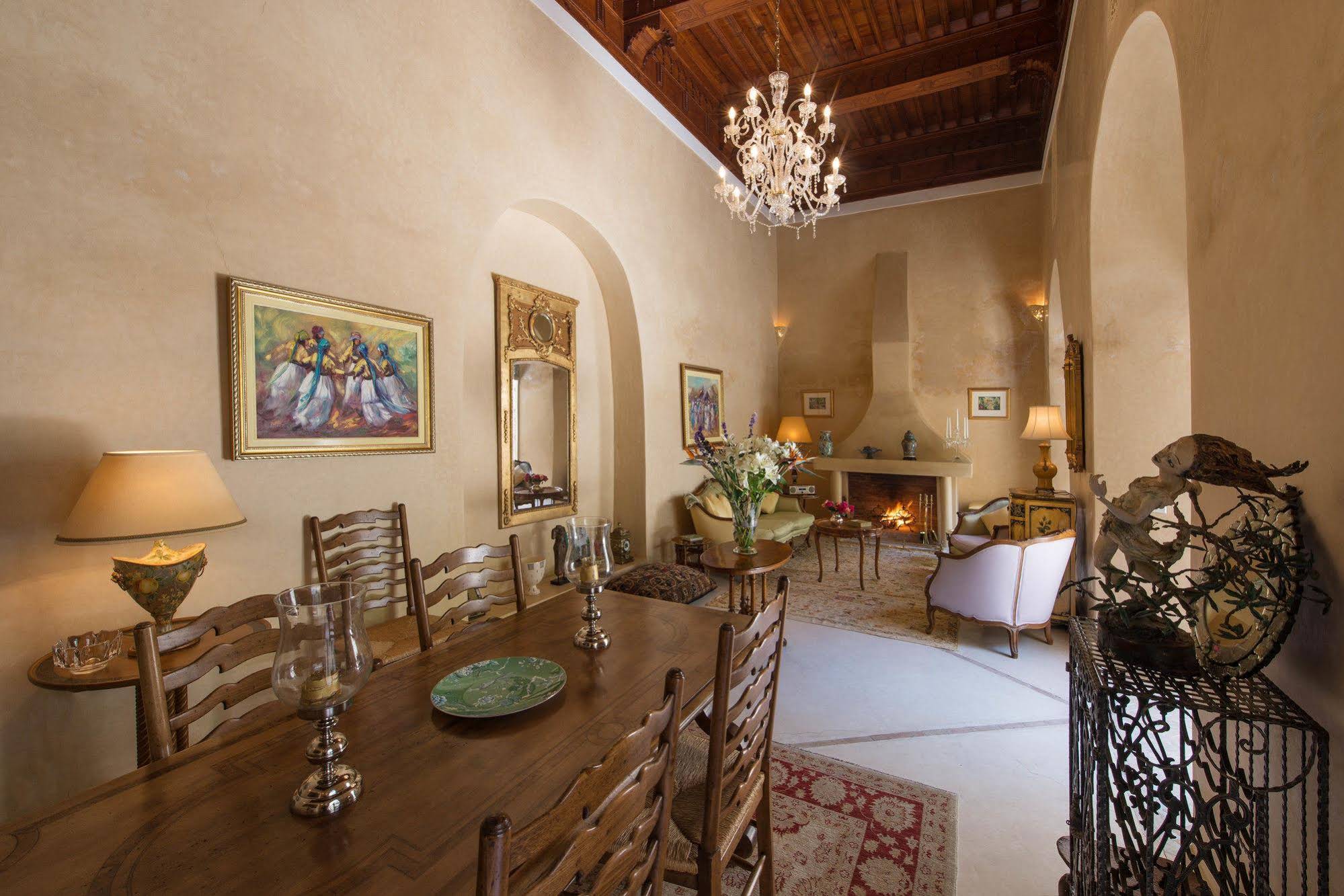 Riad Emberiza Sahari