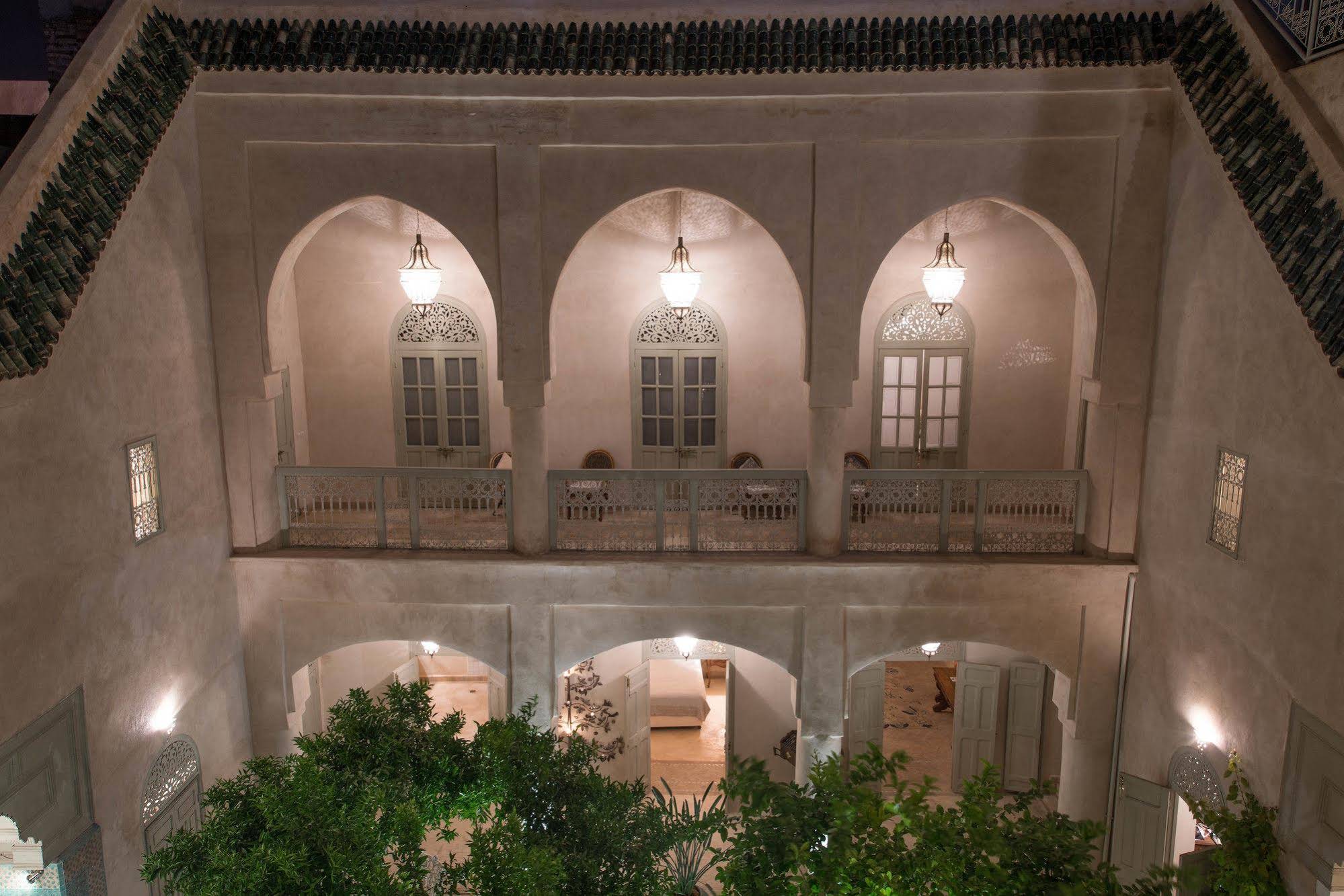 Riad Emberiza Sahari