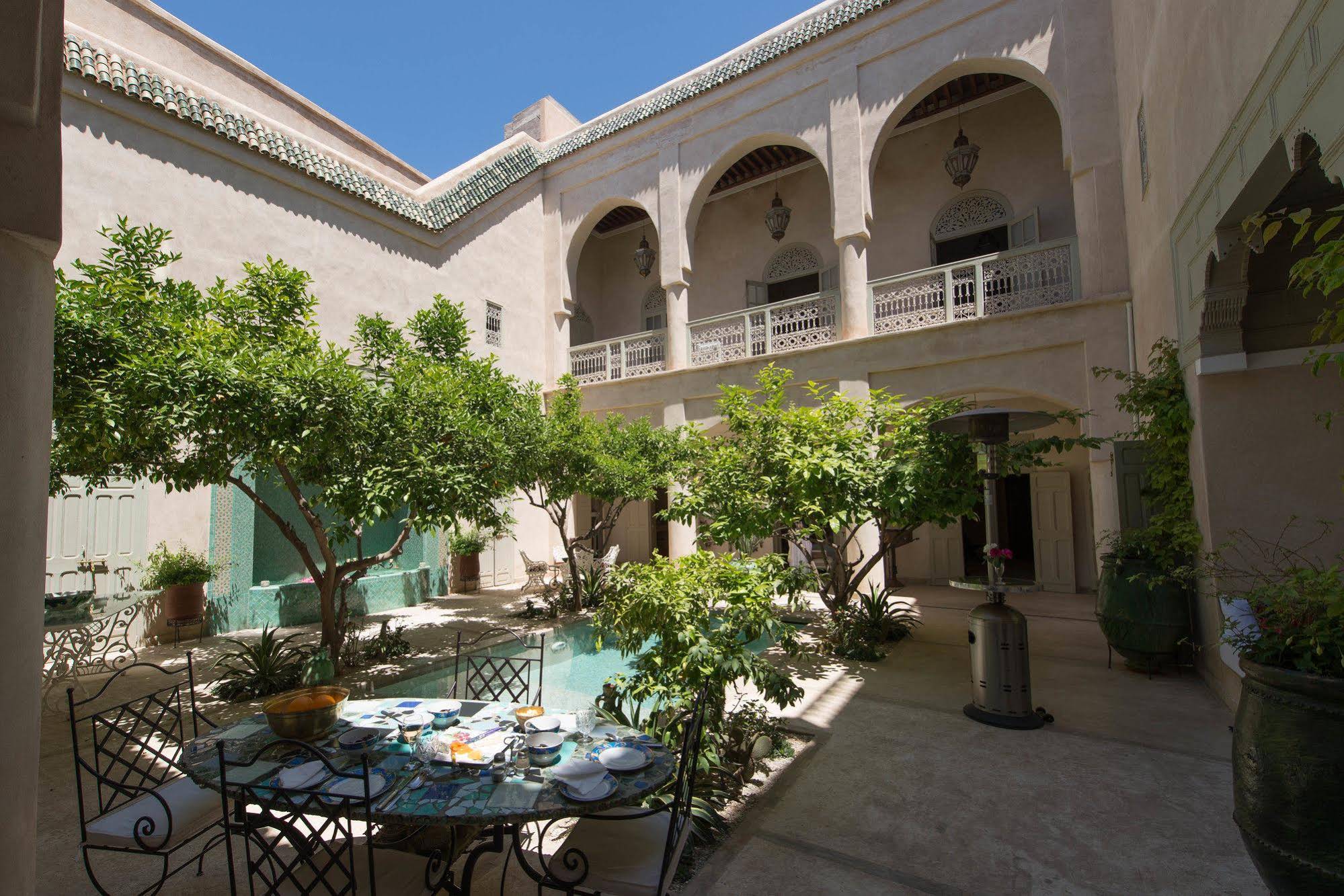 Riad Emberiza Sahari