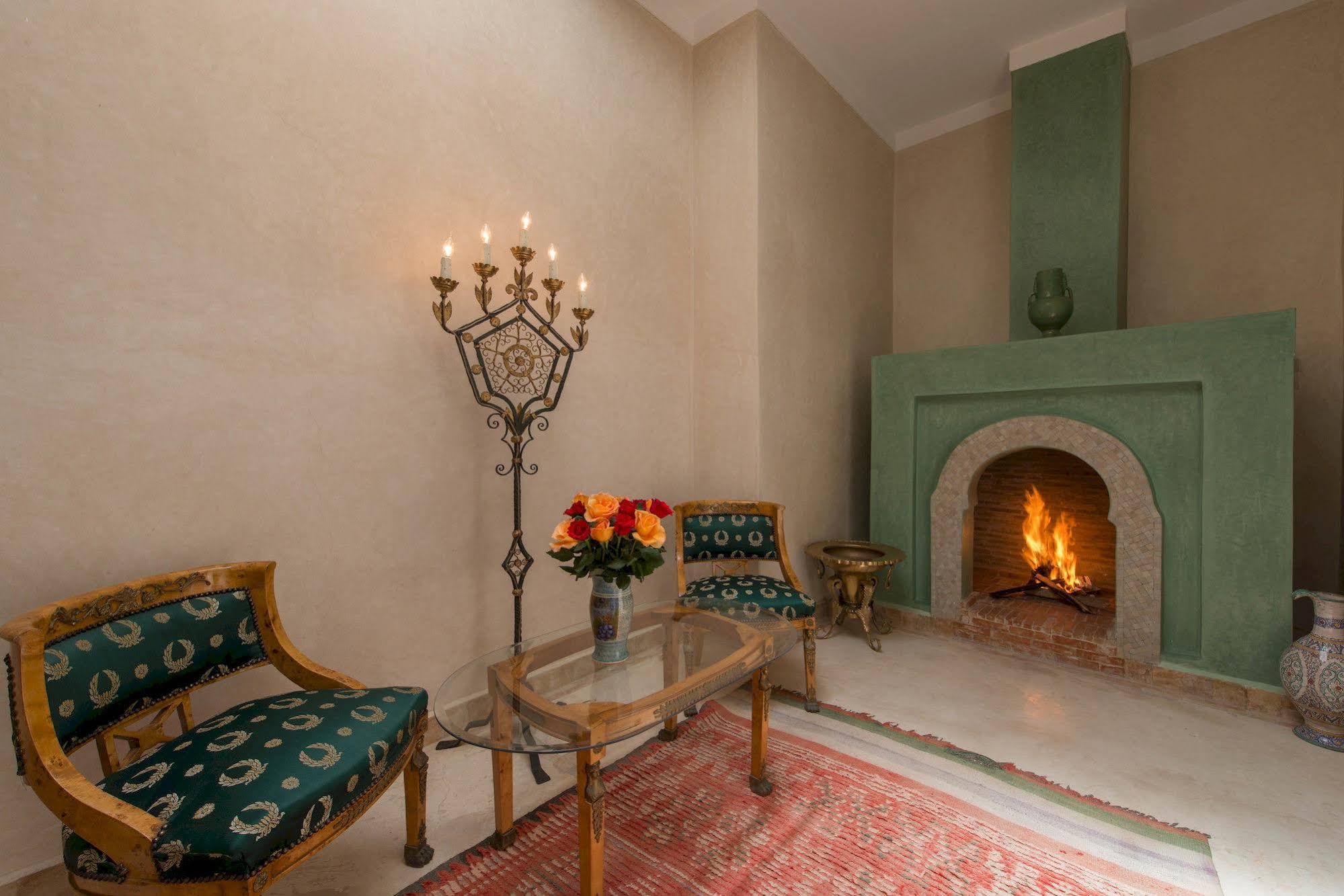 Riad Emberiza Sahari