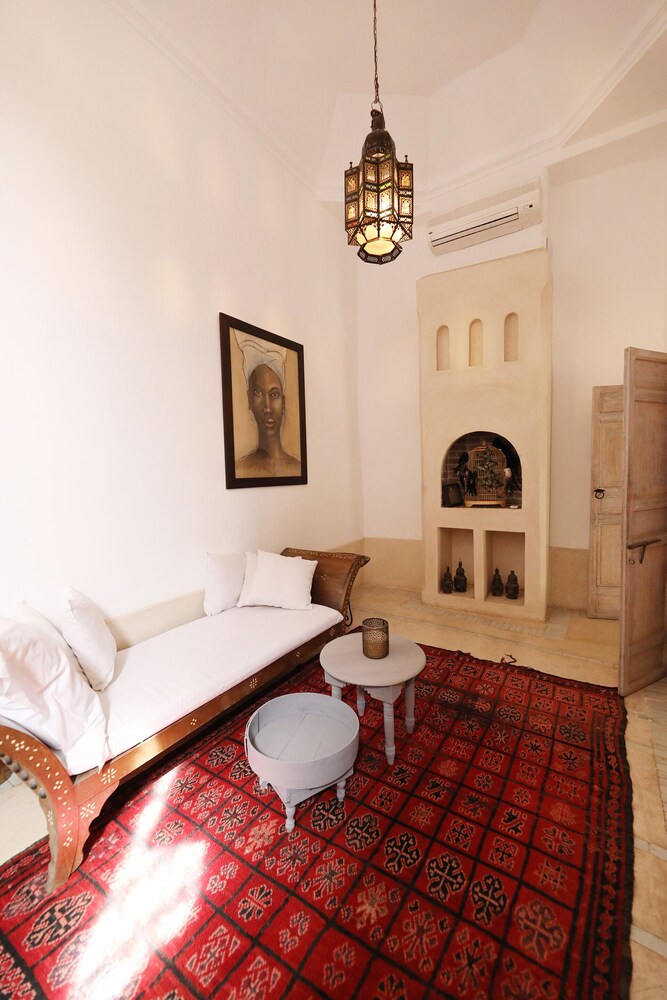 Riad Les Hirondelles Boutique Hotel