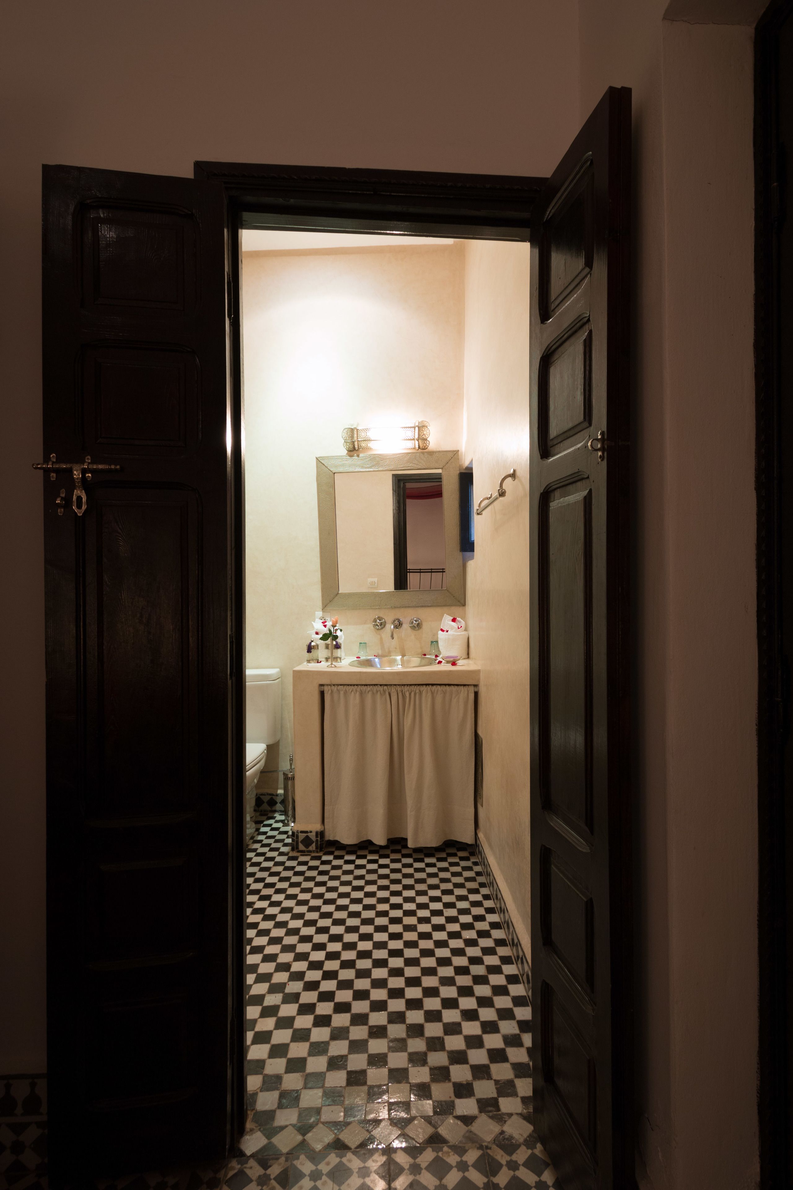Riad Lhena