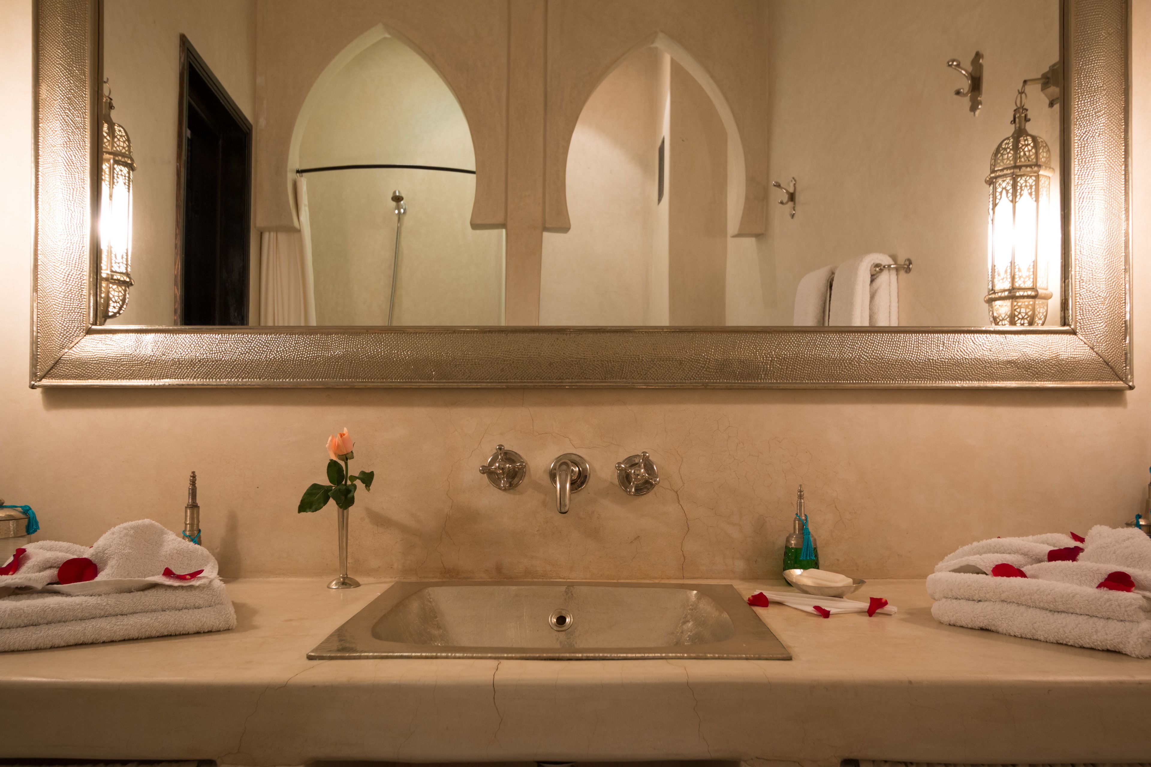 Riad Lhena