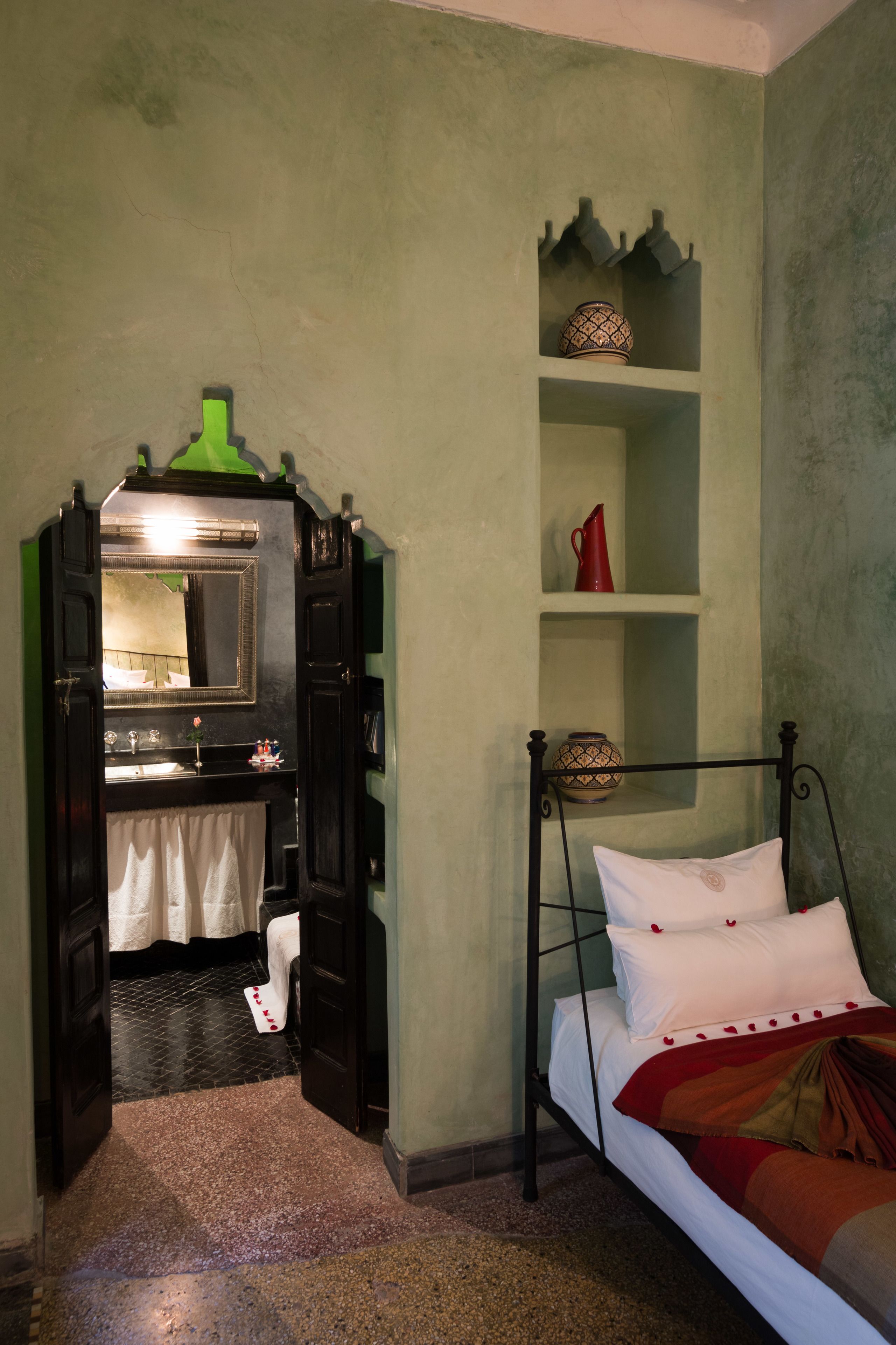 Riad Lhena