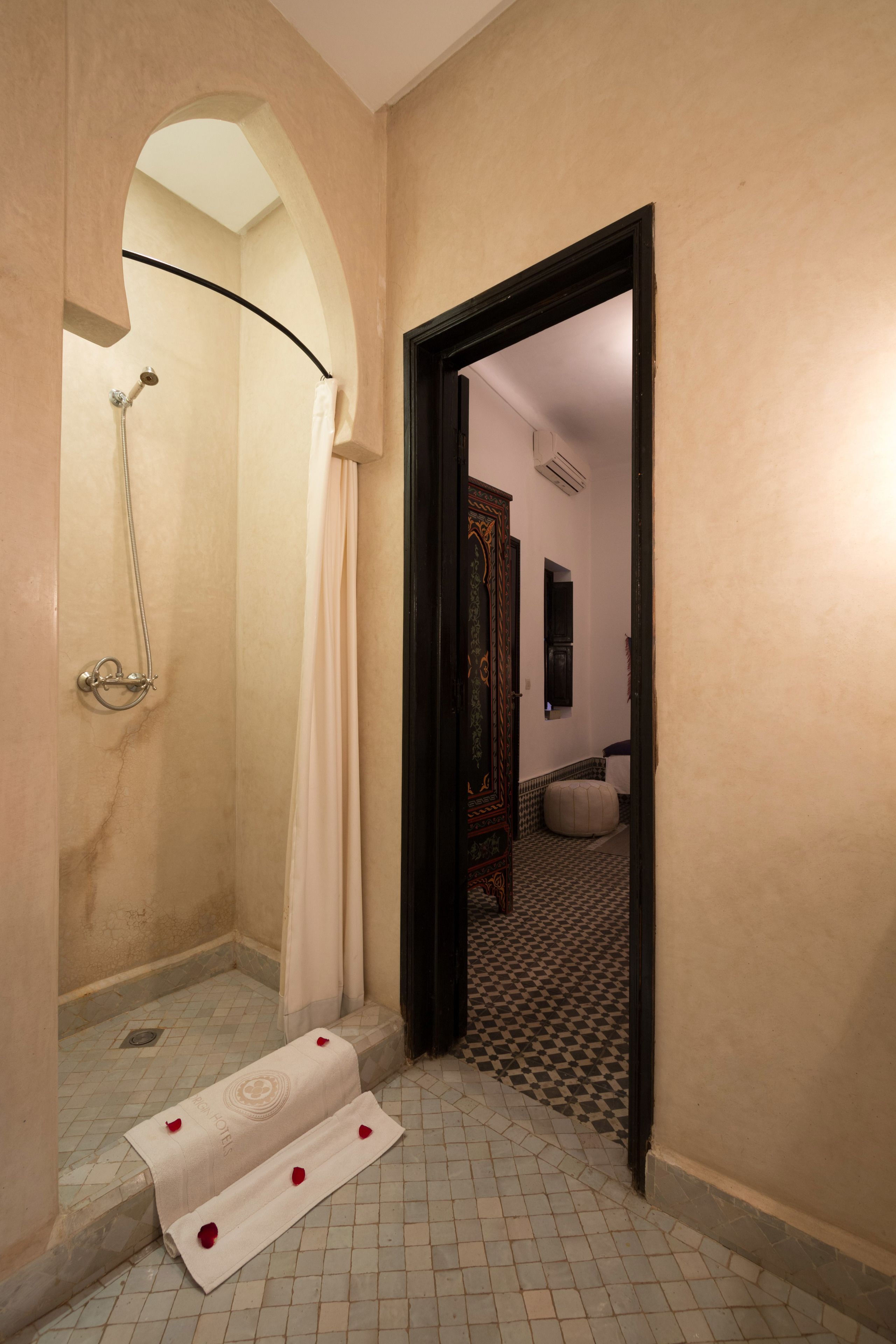 Riad Lhena