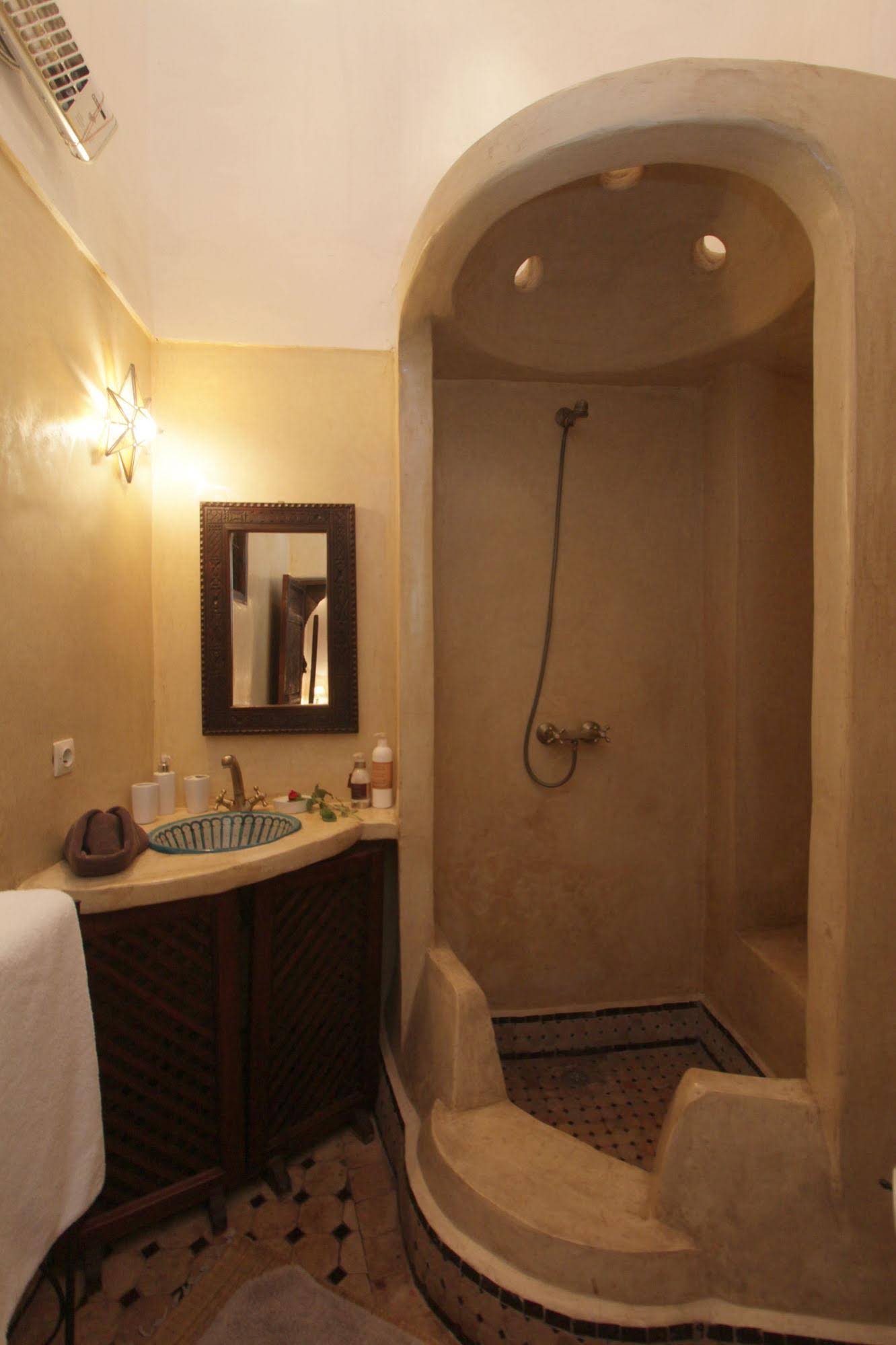 Riad Massiba