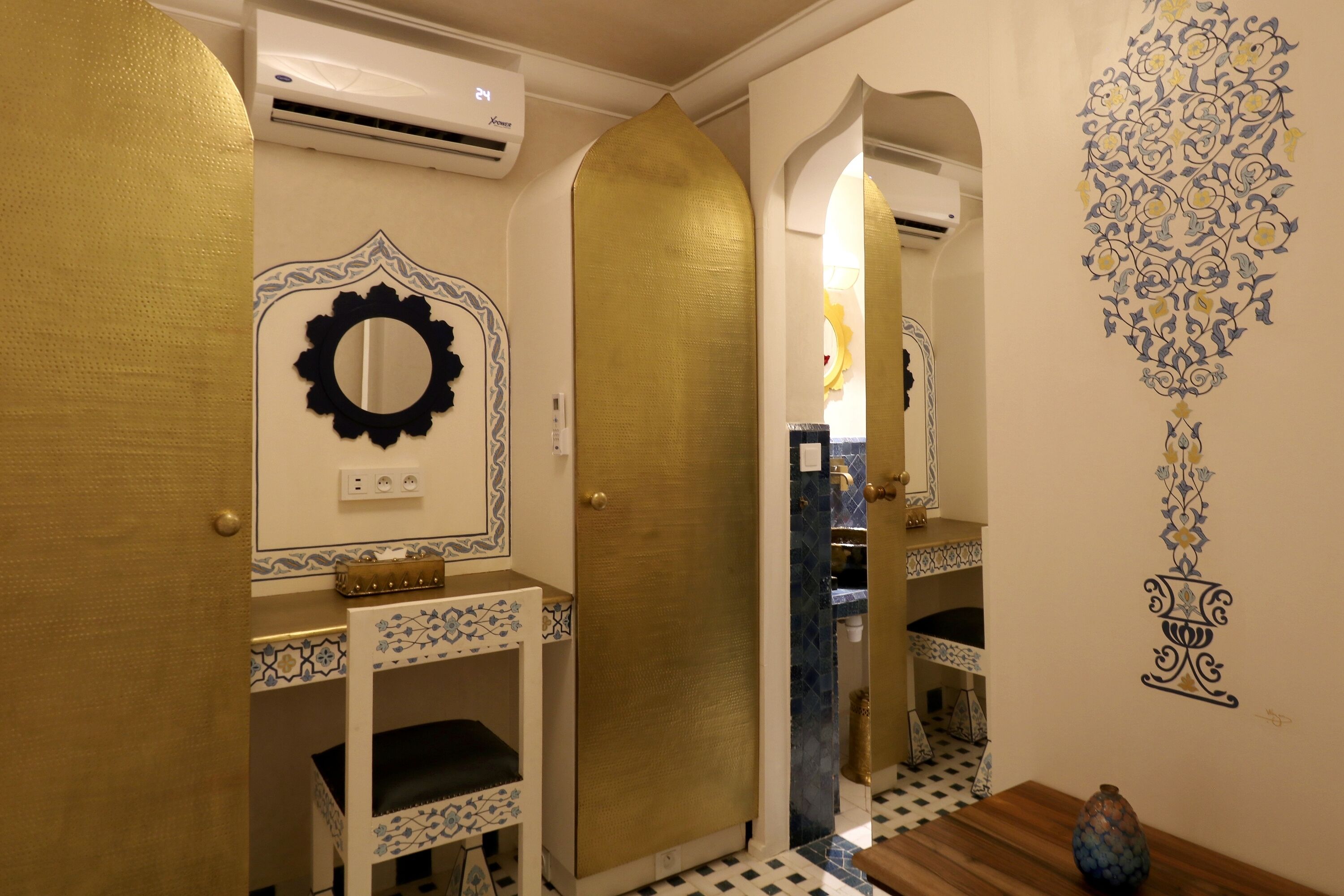 Riad Wazani Square & SPA