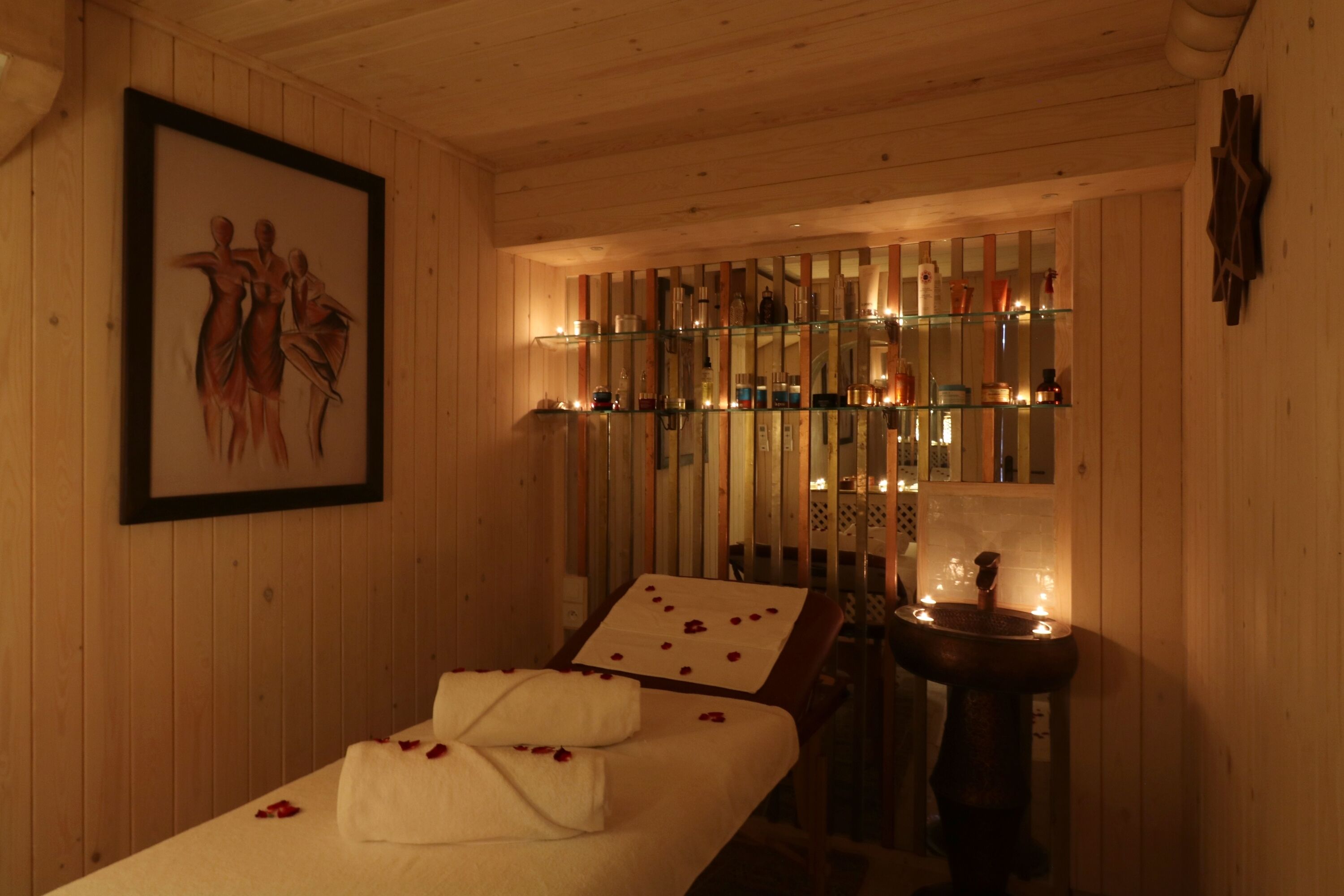Riad Wazani Square & SPA