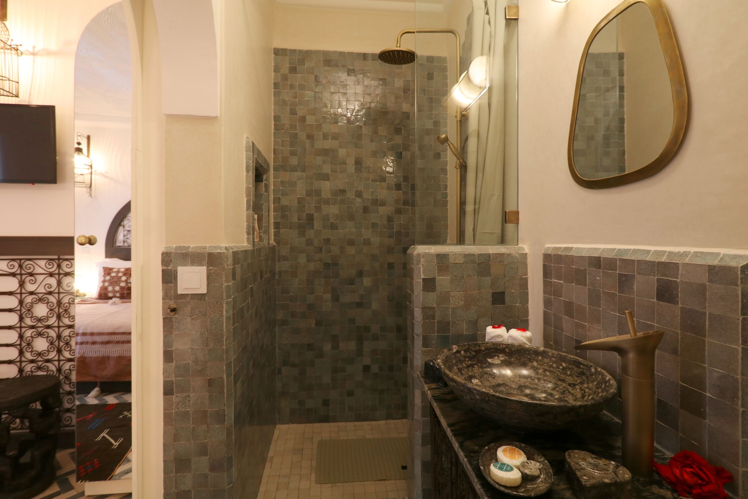 Riad Wazani Square & SPA