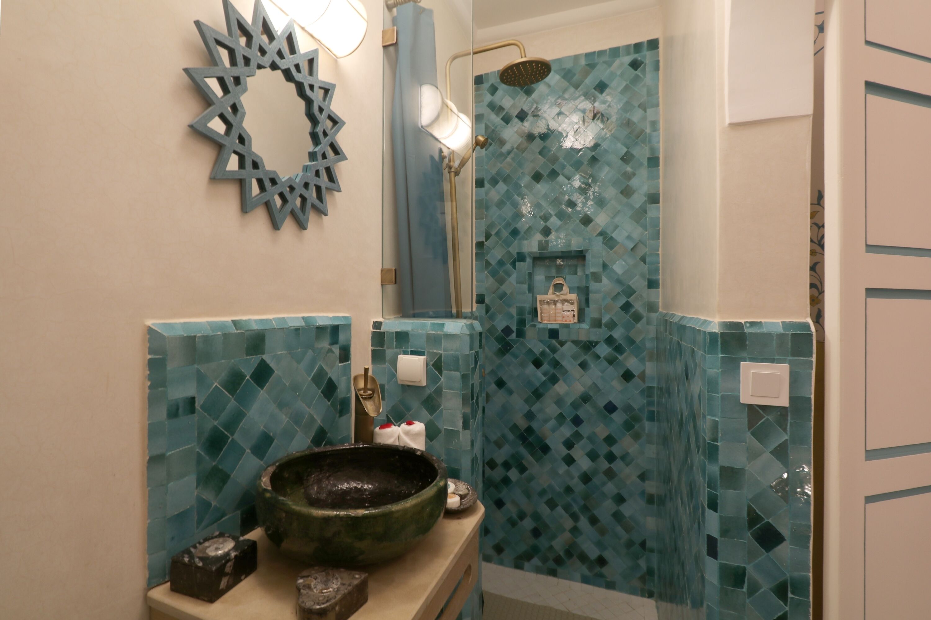 Riad Wazani Square & SPA