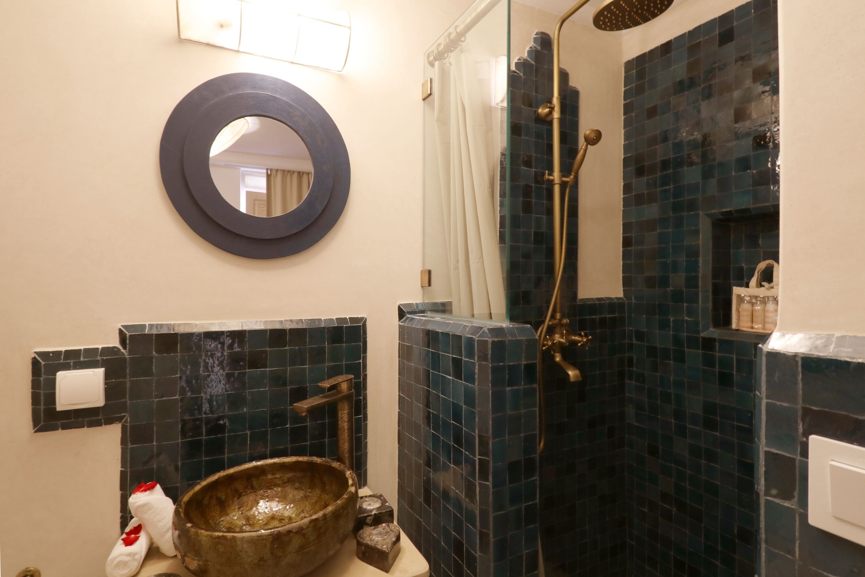 Riad Wazani Square & SPA