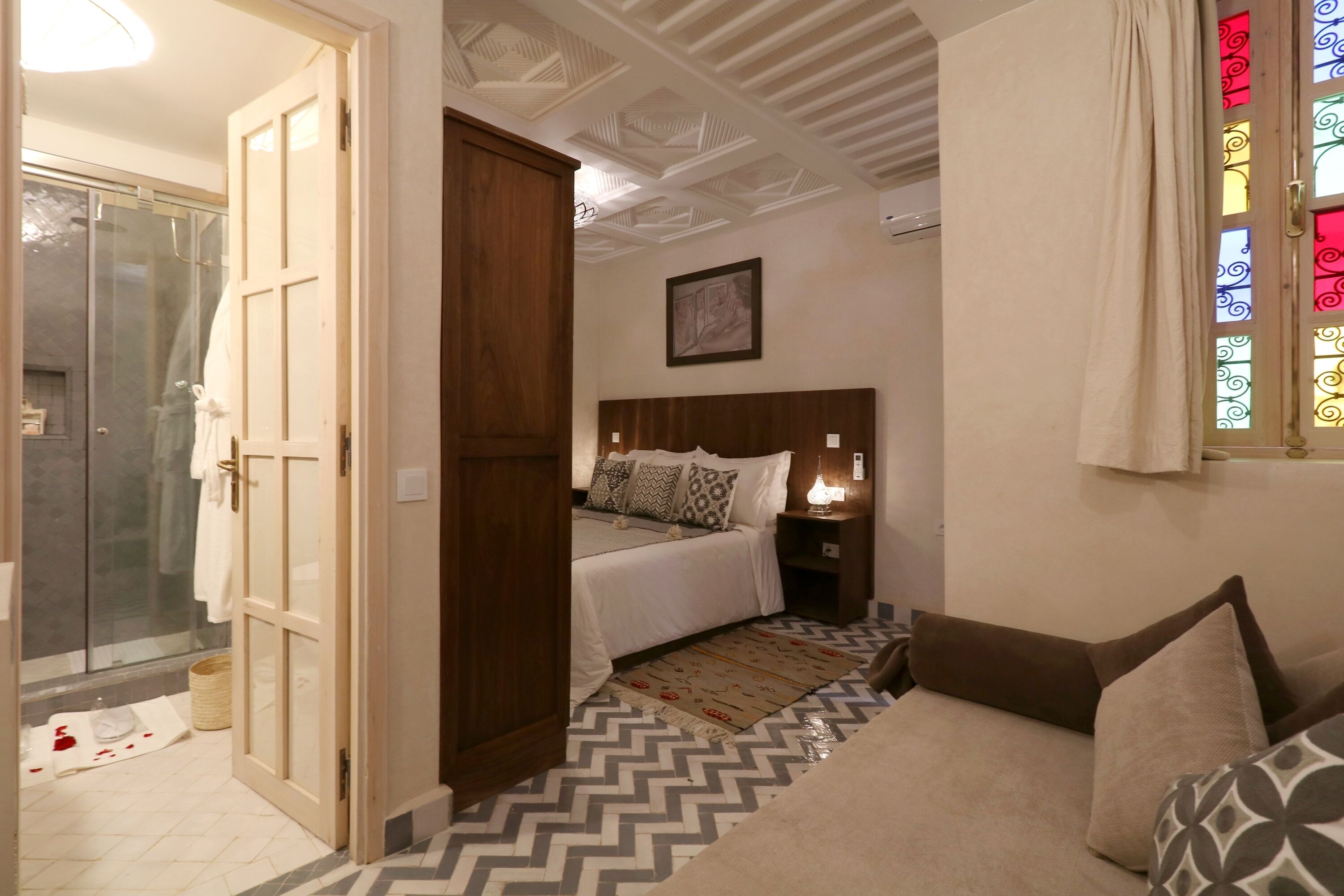 Riad Wazani Square & SPA